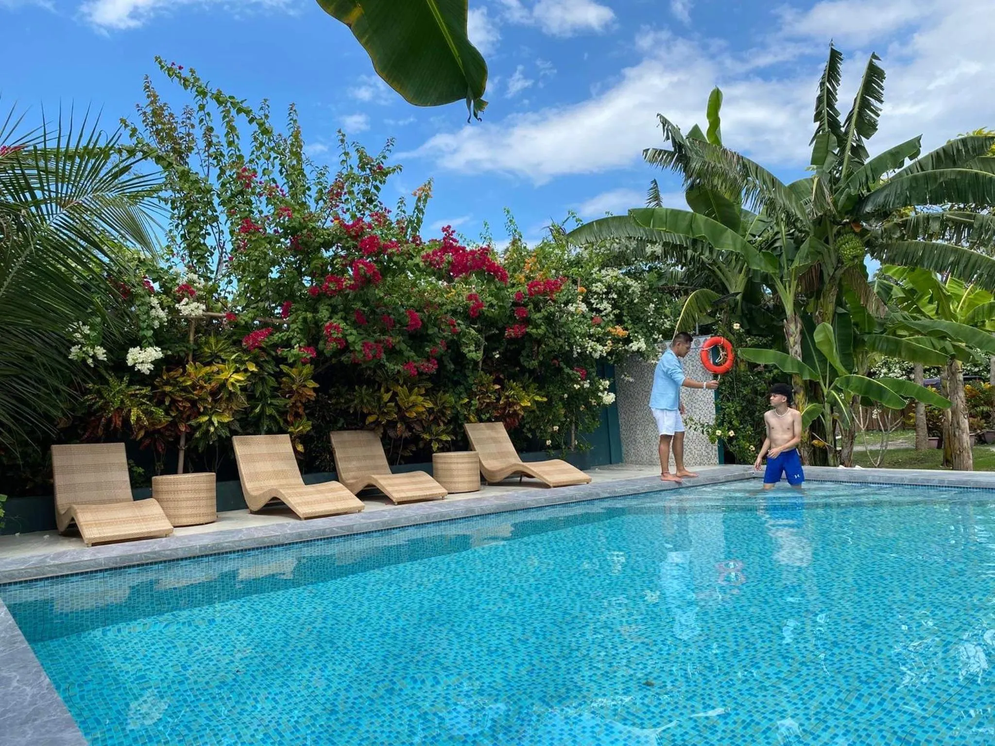 Pool view in Vailtin Home Point