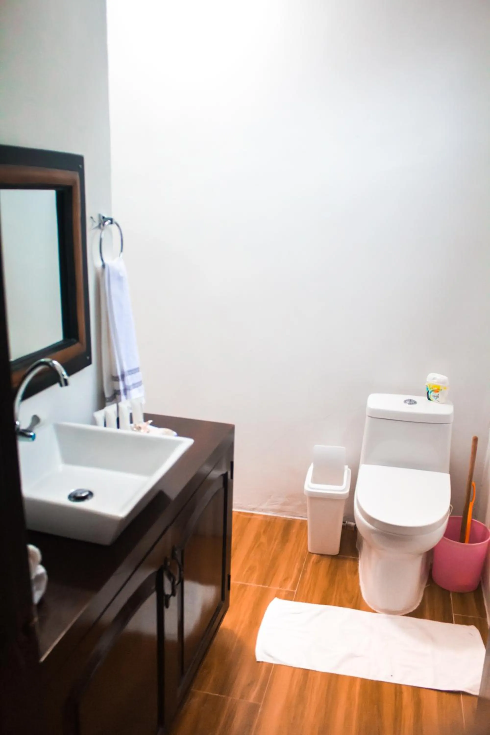 Toilet in Vailtin Home Point