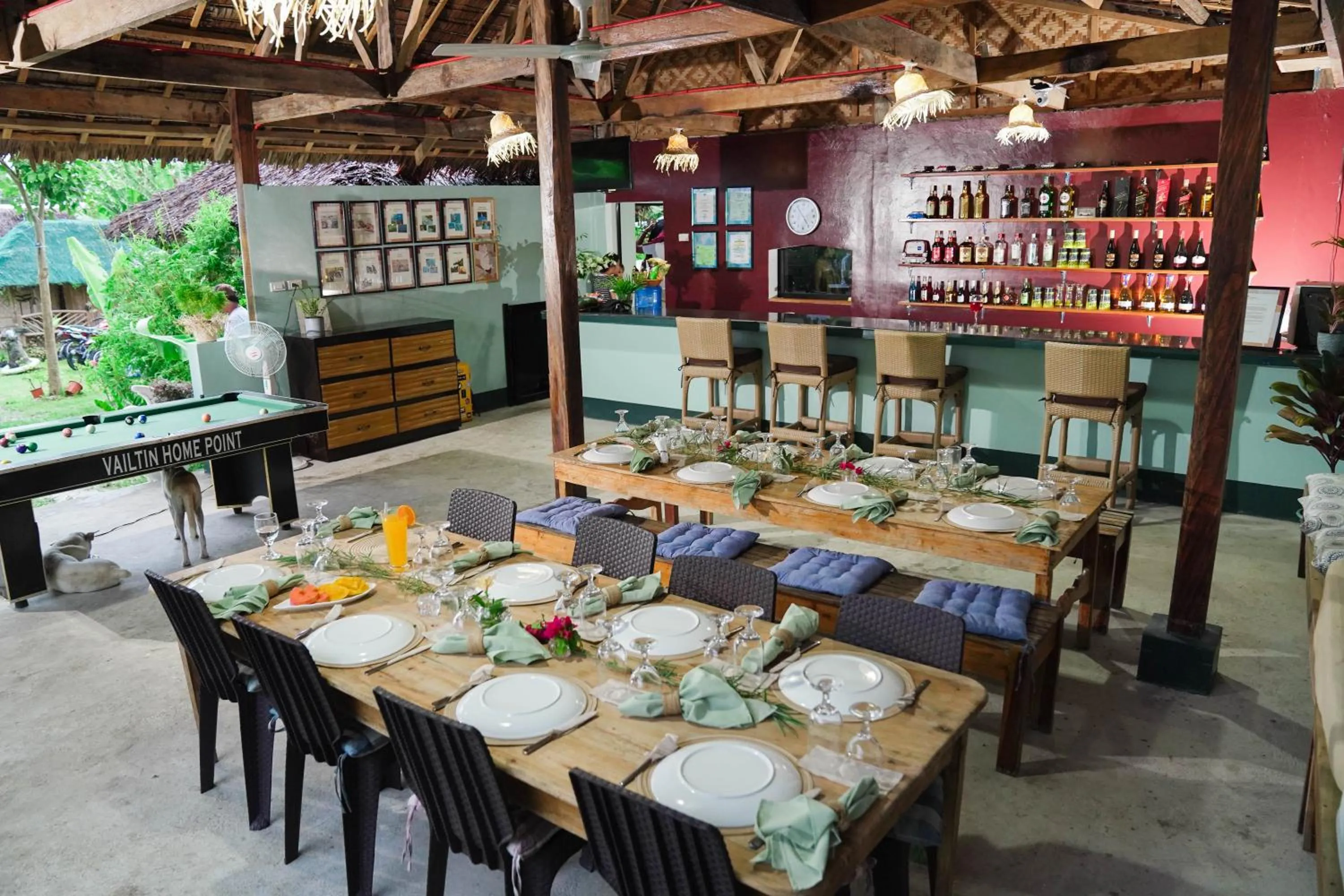 Restaurant/places to eat in Vailtin Home Point