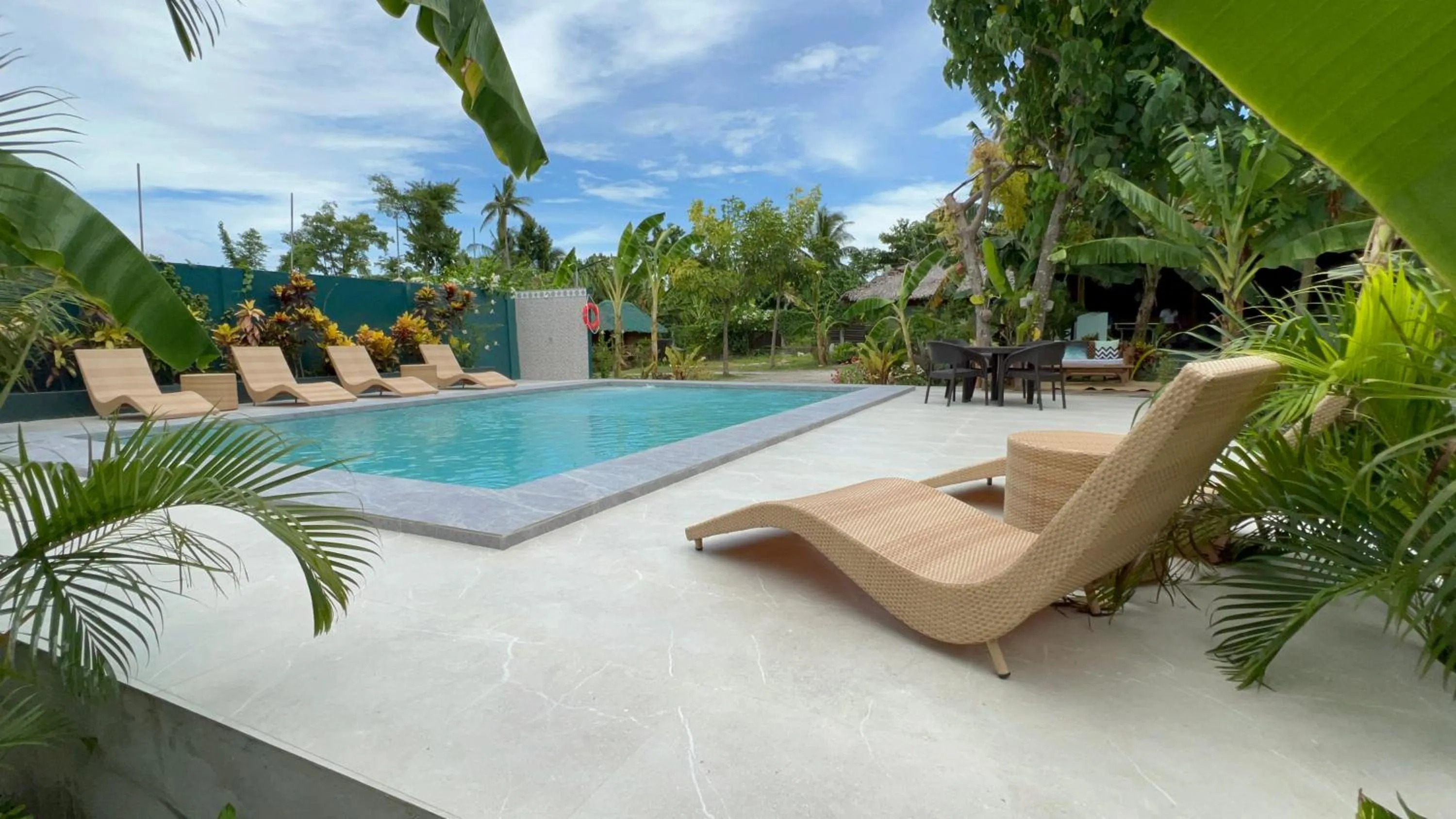 Pool view in Vailtin Home Point
