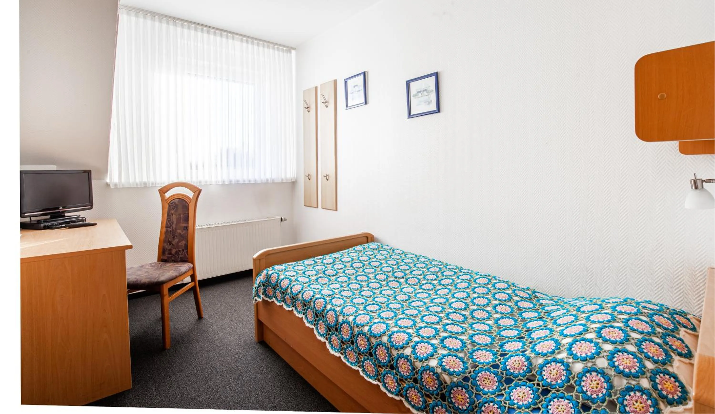 Bed in Hotel Schwung