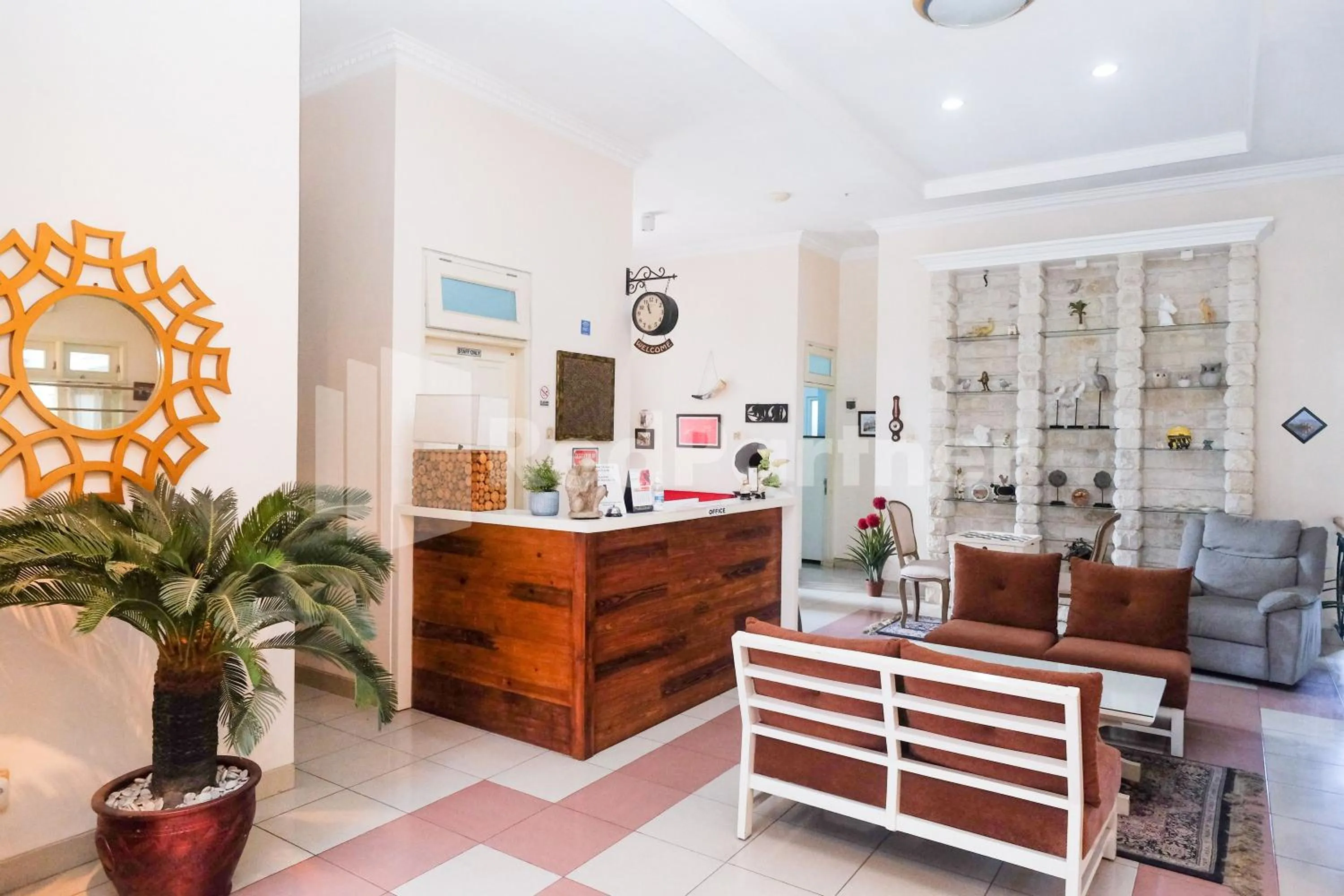 Lobby or reception in Just 11 Boutique Syariah Mitra RedDoorz near UGM Yogyakarta