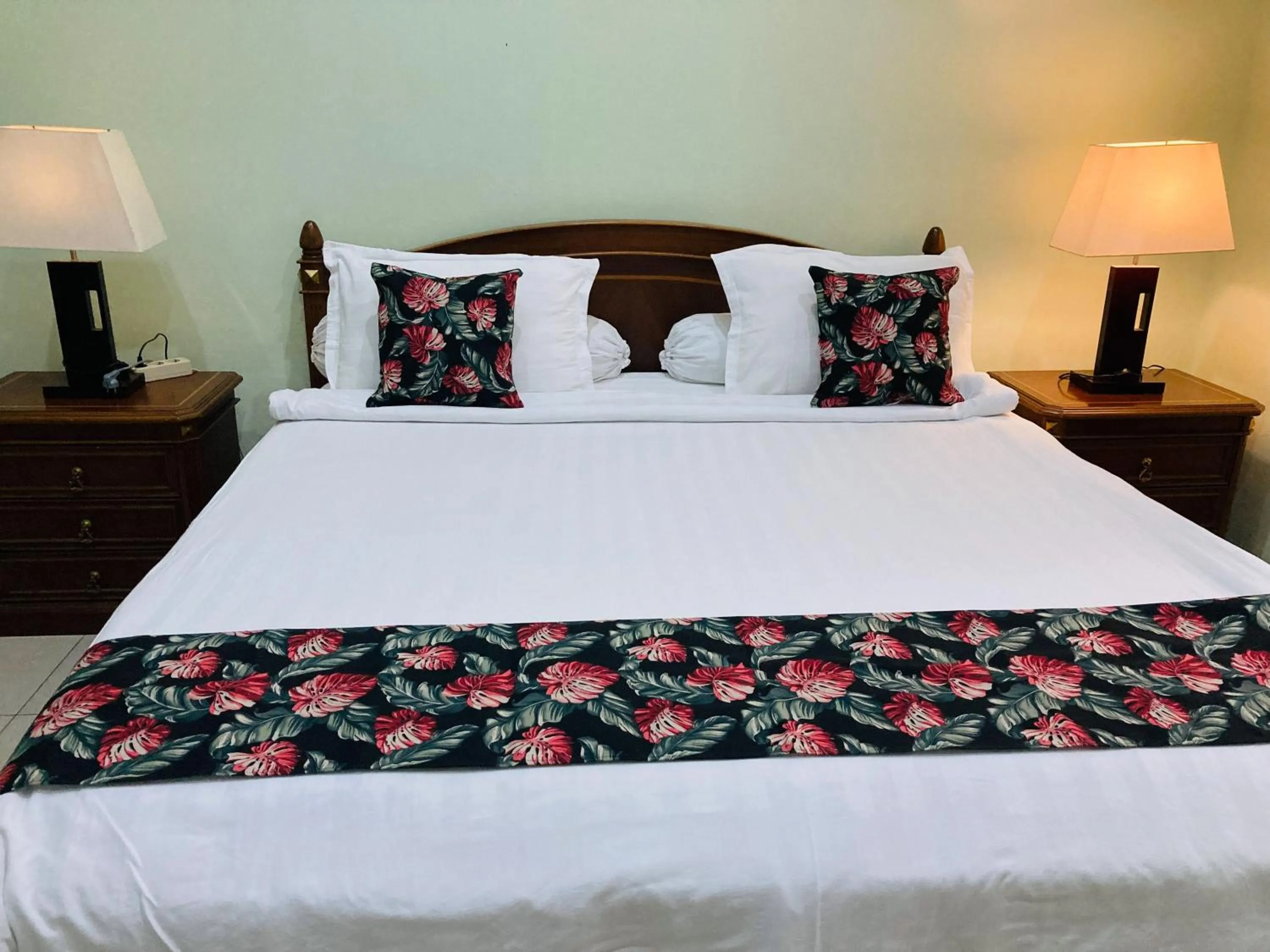 Bed in Just 11 Boutique Syariah Mitra RedDoorz near UGM Yogyakarta