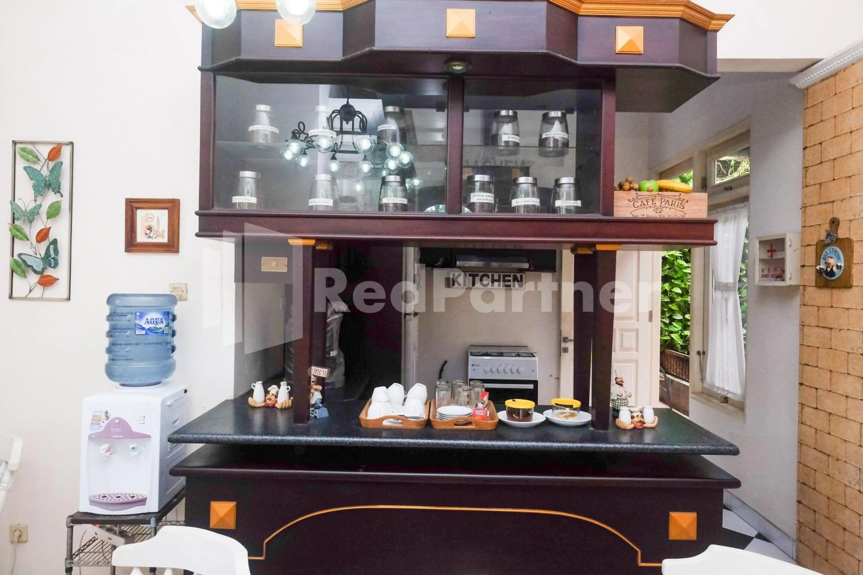 Food and drinks in Just 11 Boutique Syariah Mitra RedDoorz near UGM Yogyakarta