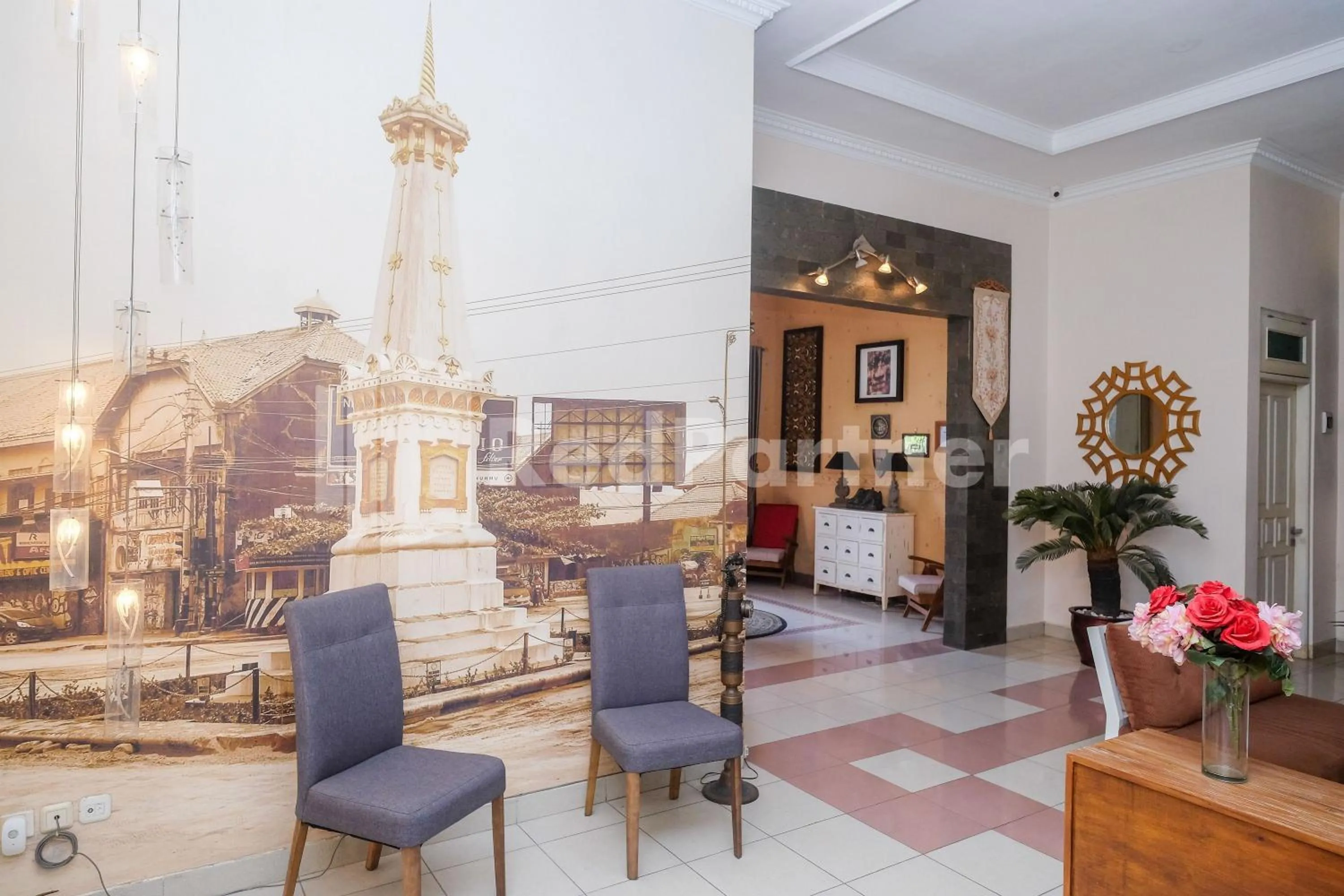 Seating area in Just 11 Boutique Syariah Mitra RedDoorz near UGM Yogyakarta