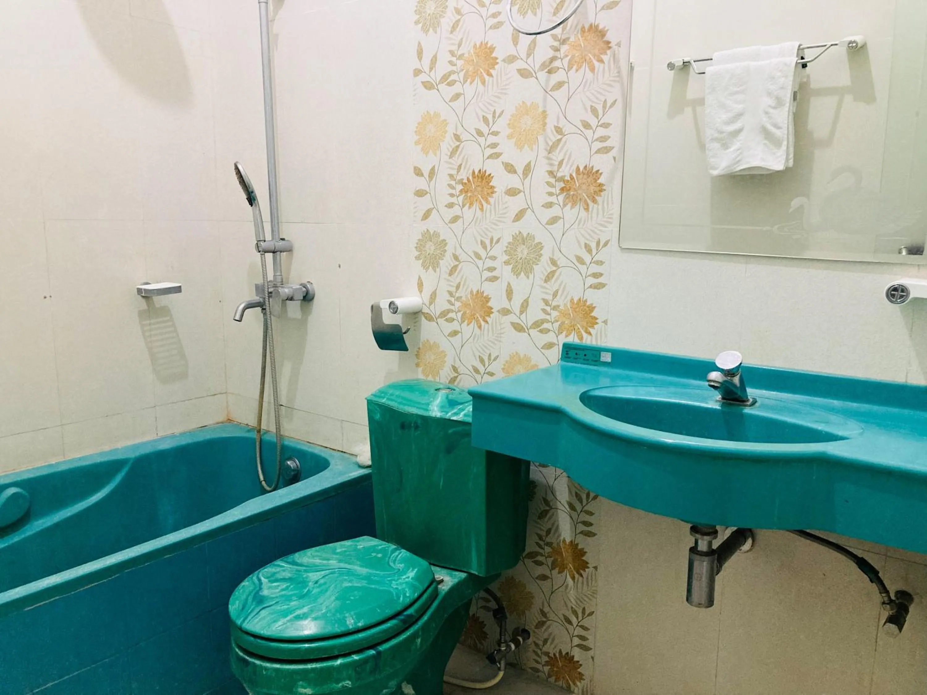 Bathroom in Just 11 Boutique Syariah Mitra RedDoorz near UGM Yogyakarta