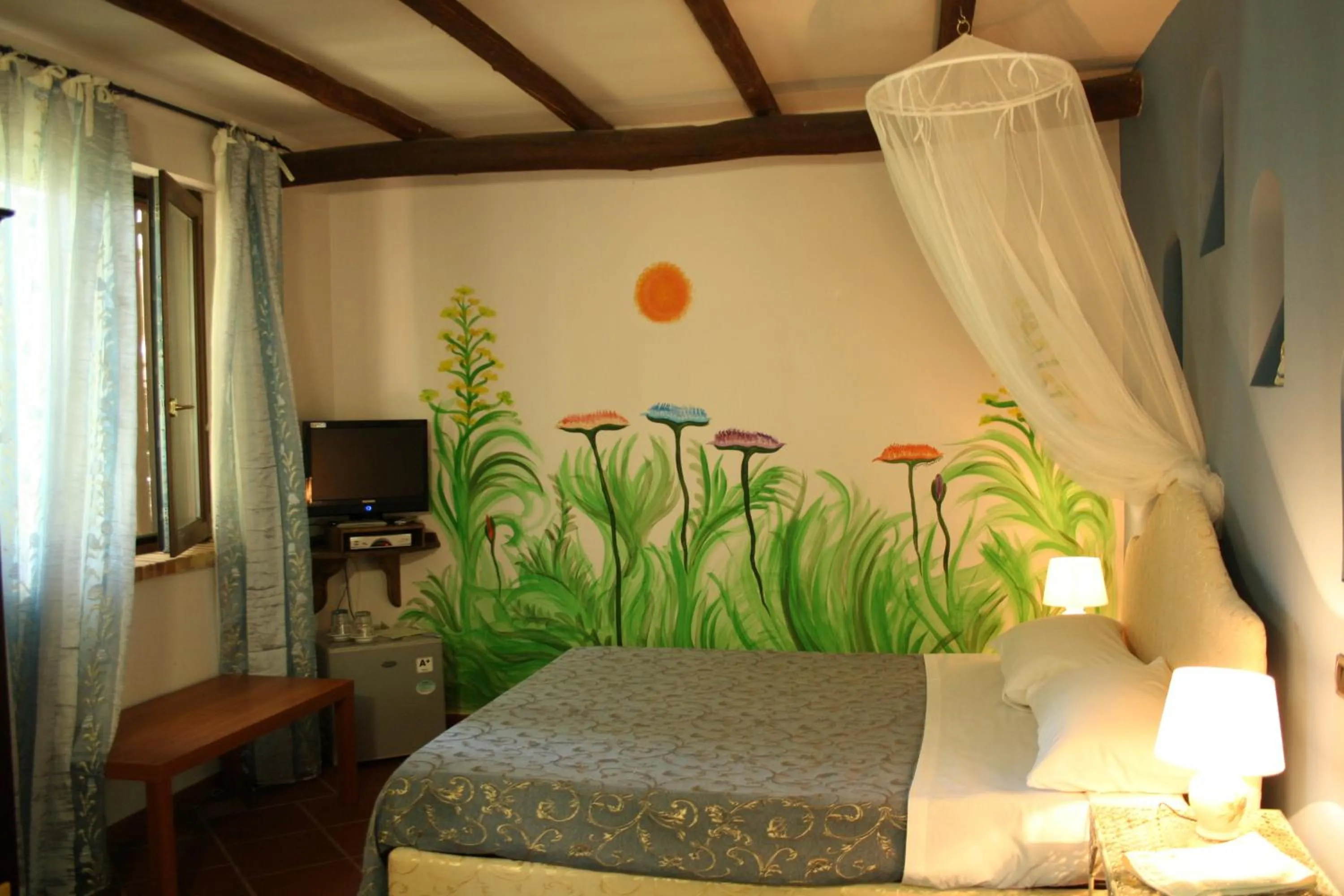 Bedroom, Bed in Villa Clementine