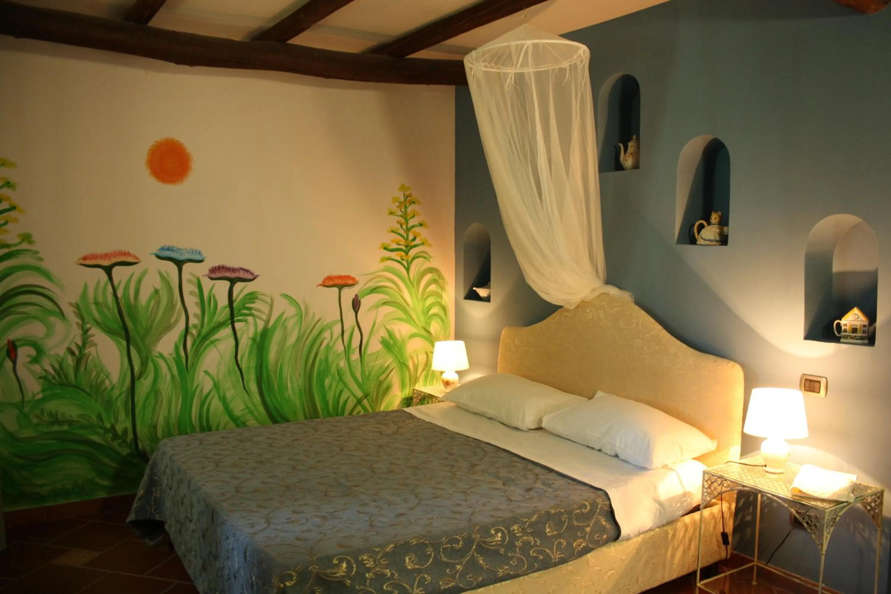 Bedroom, Bed in Villa Clementine