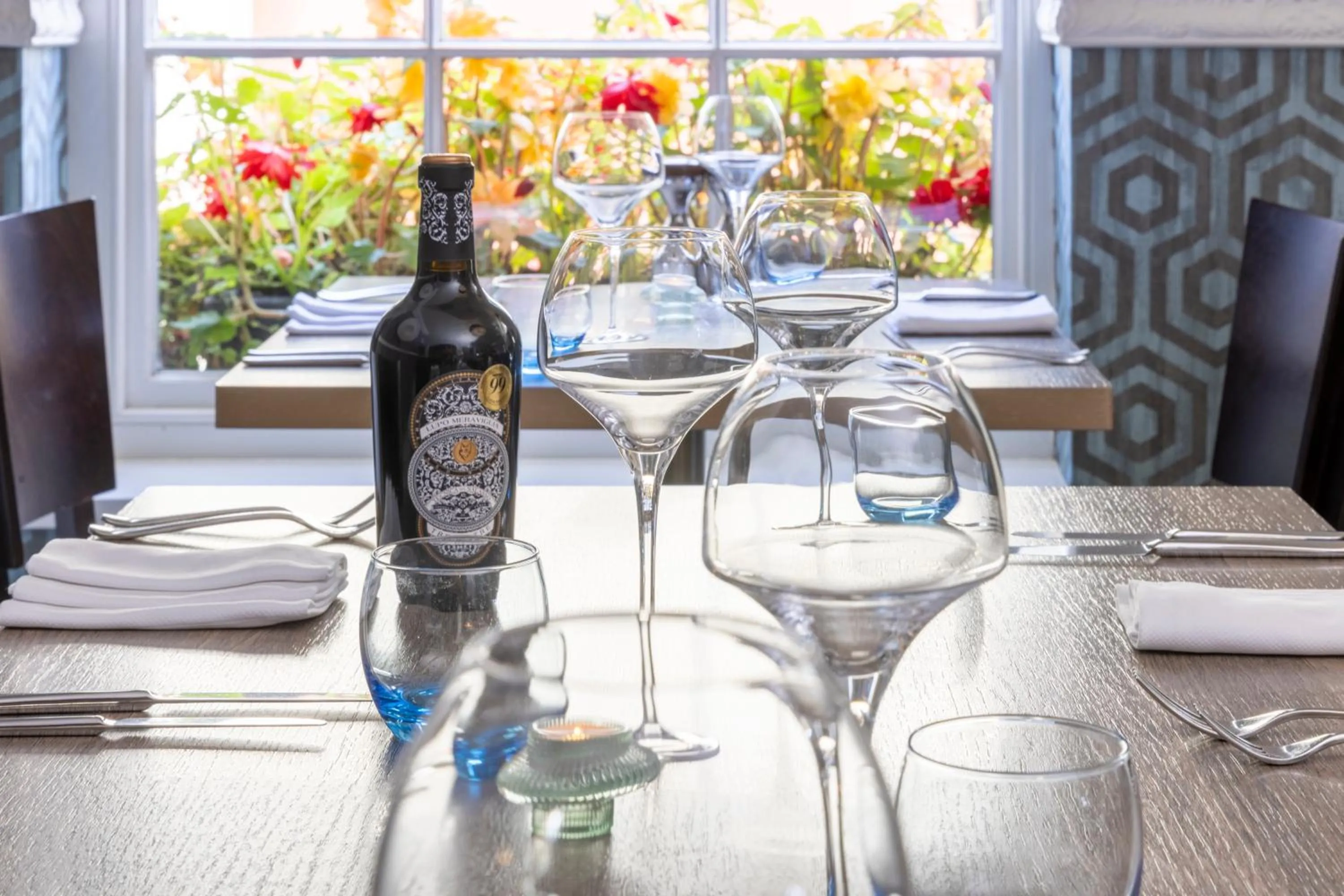 Restaurant/places to eat in Georgian House Hotel