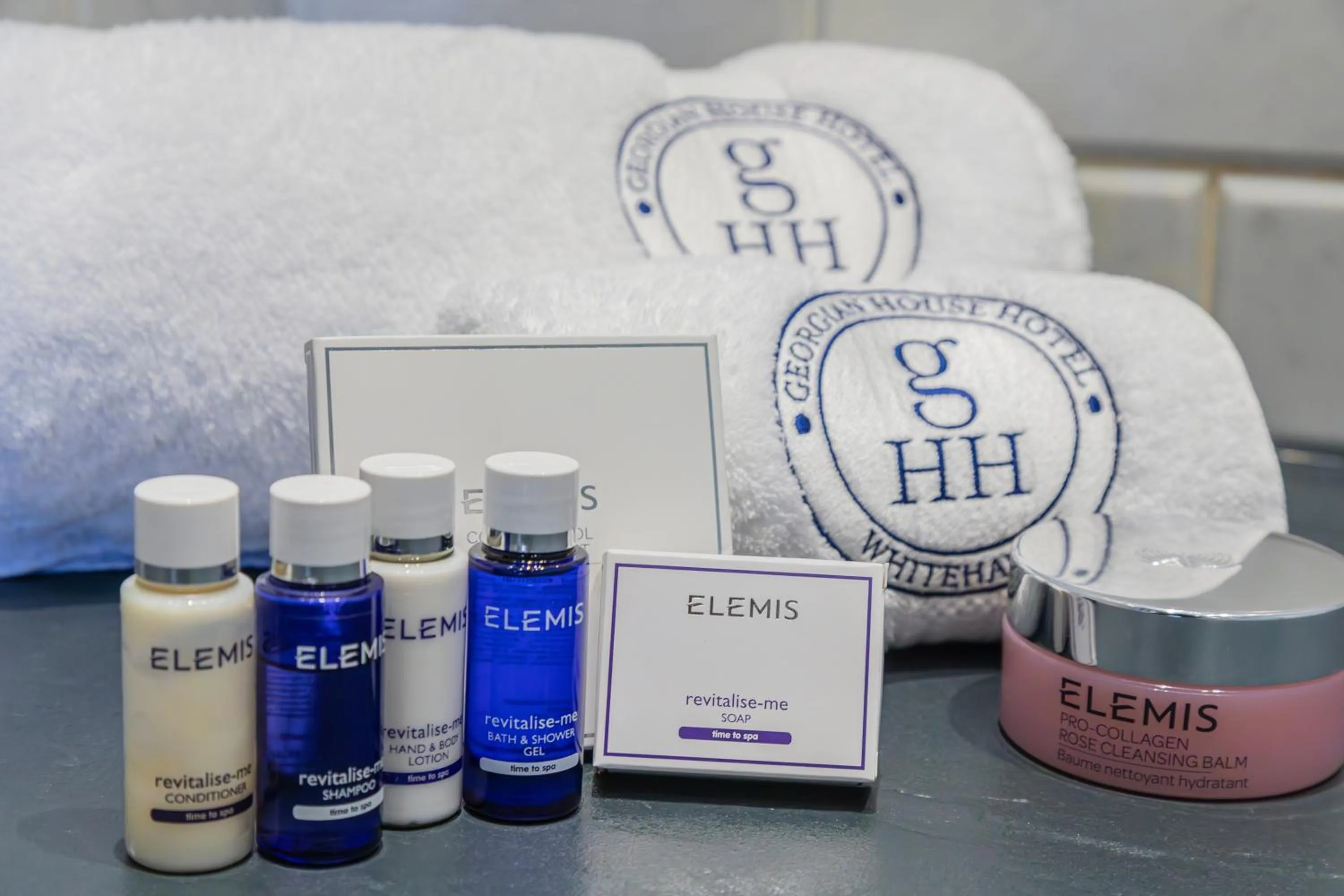 Bathroom in Georgian House Hotel