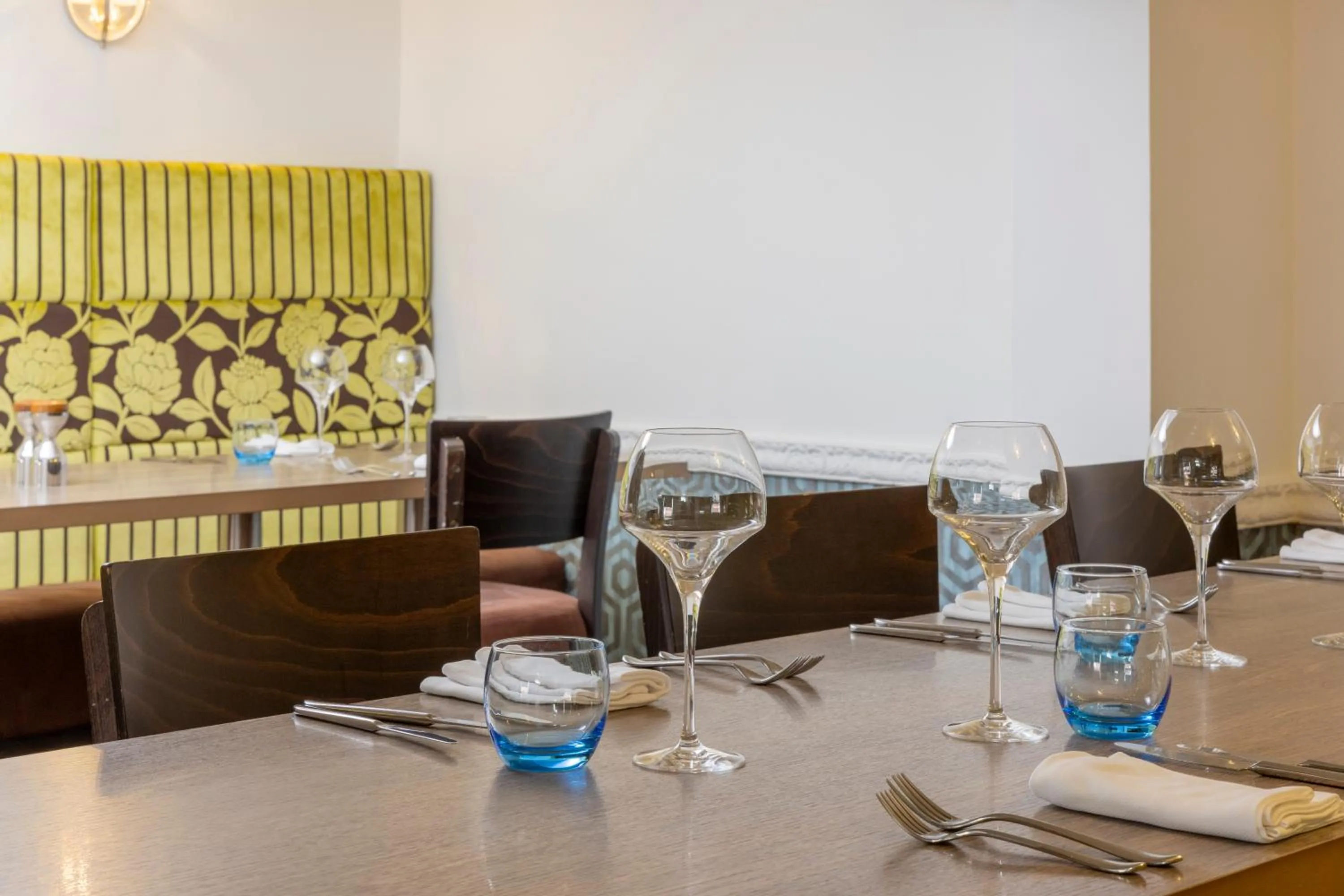 Restaurant/places to eat in Georgian House Hotel