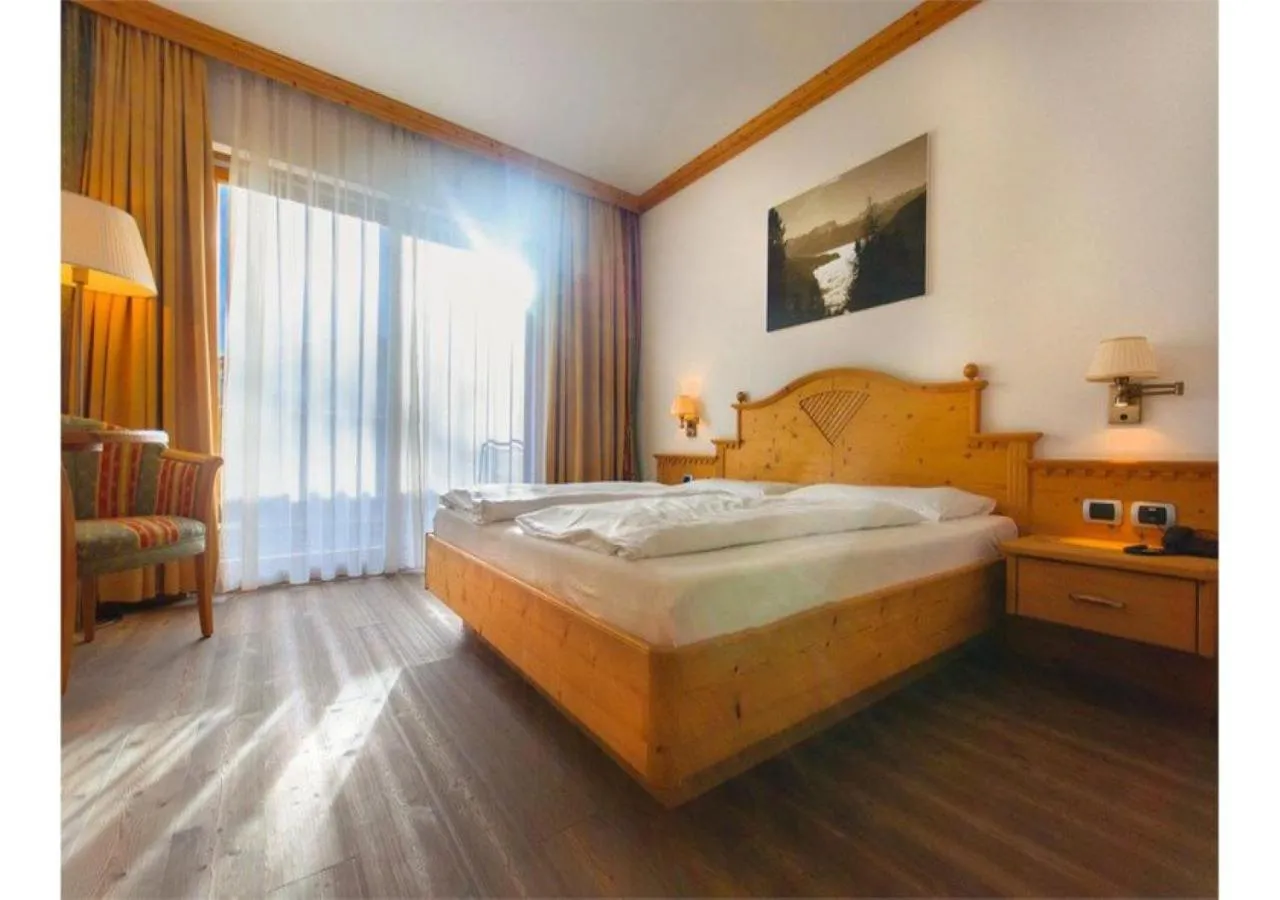 Bedroom, Bed in Residence Hotel Alpinum