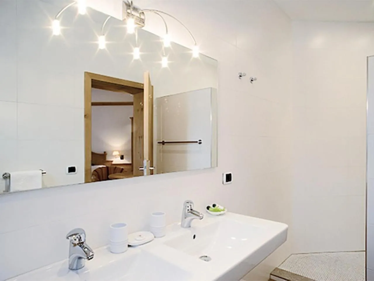 Bathroom in Residence Hotel Alpinum
