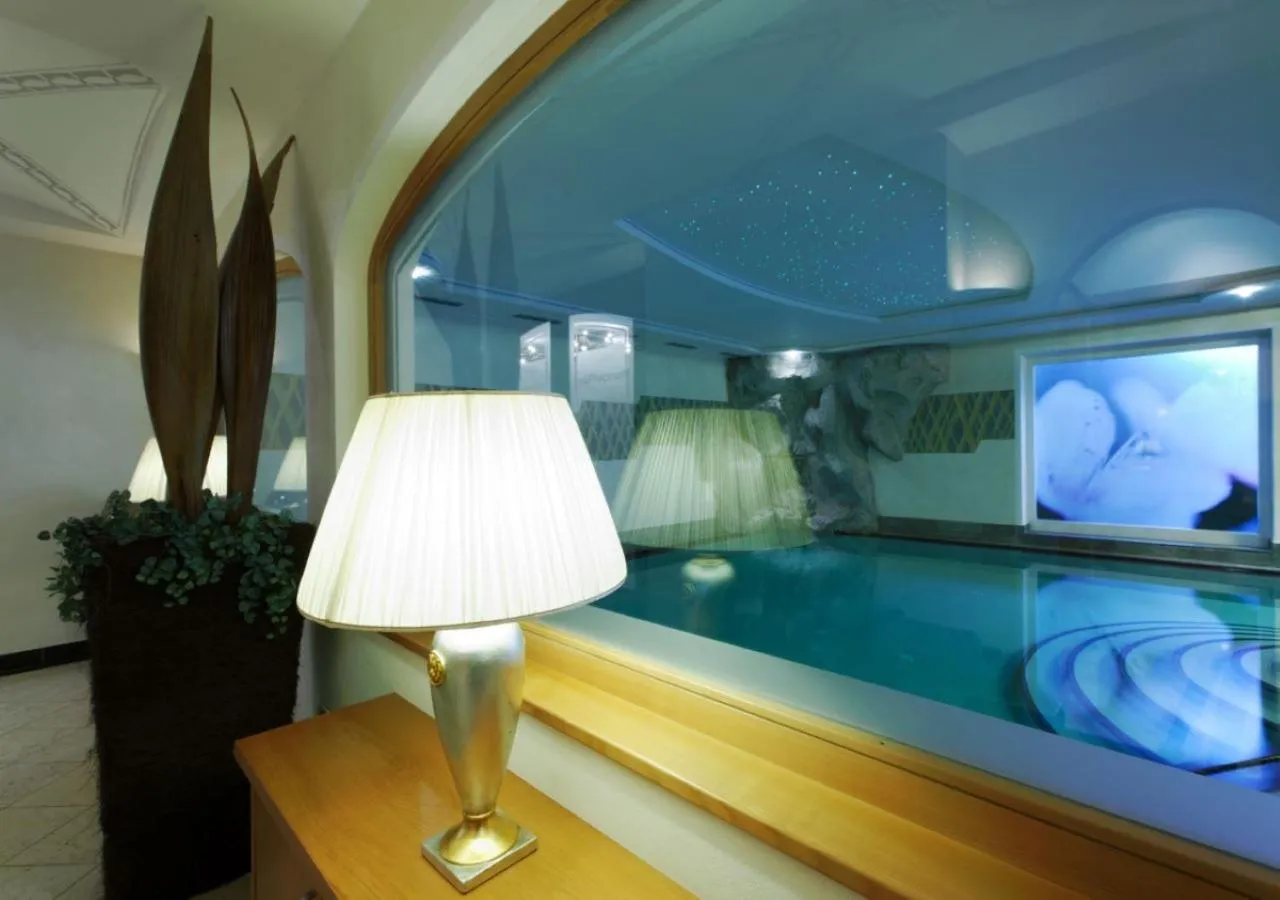 Swimming pool in Residence Hotel Alpinum