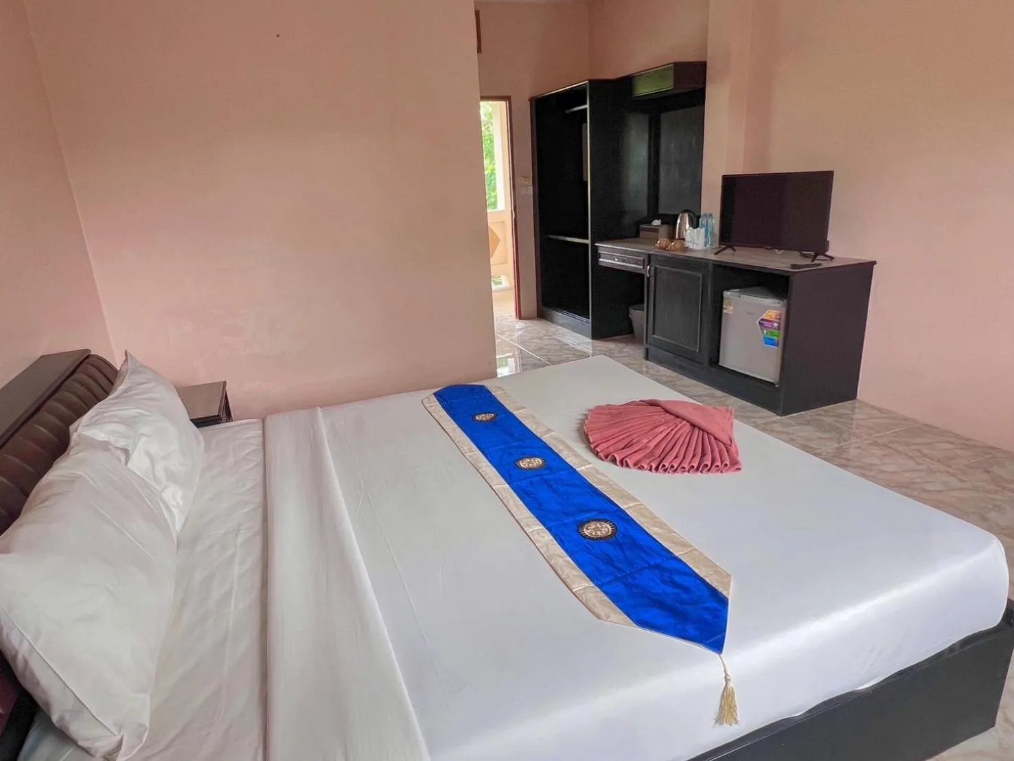 Bed in Diamond Beach Resort