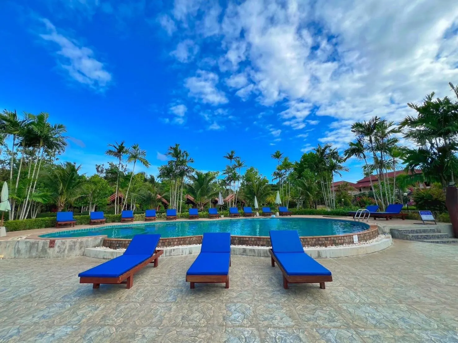 Swimming pool in Diamond Beach Resort