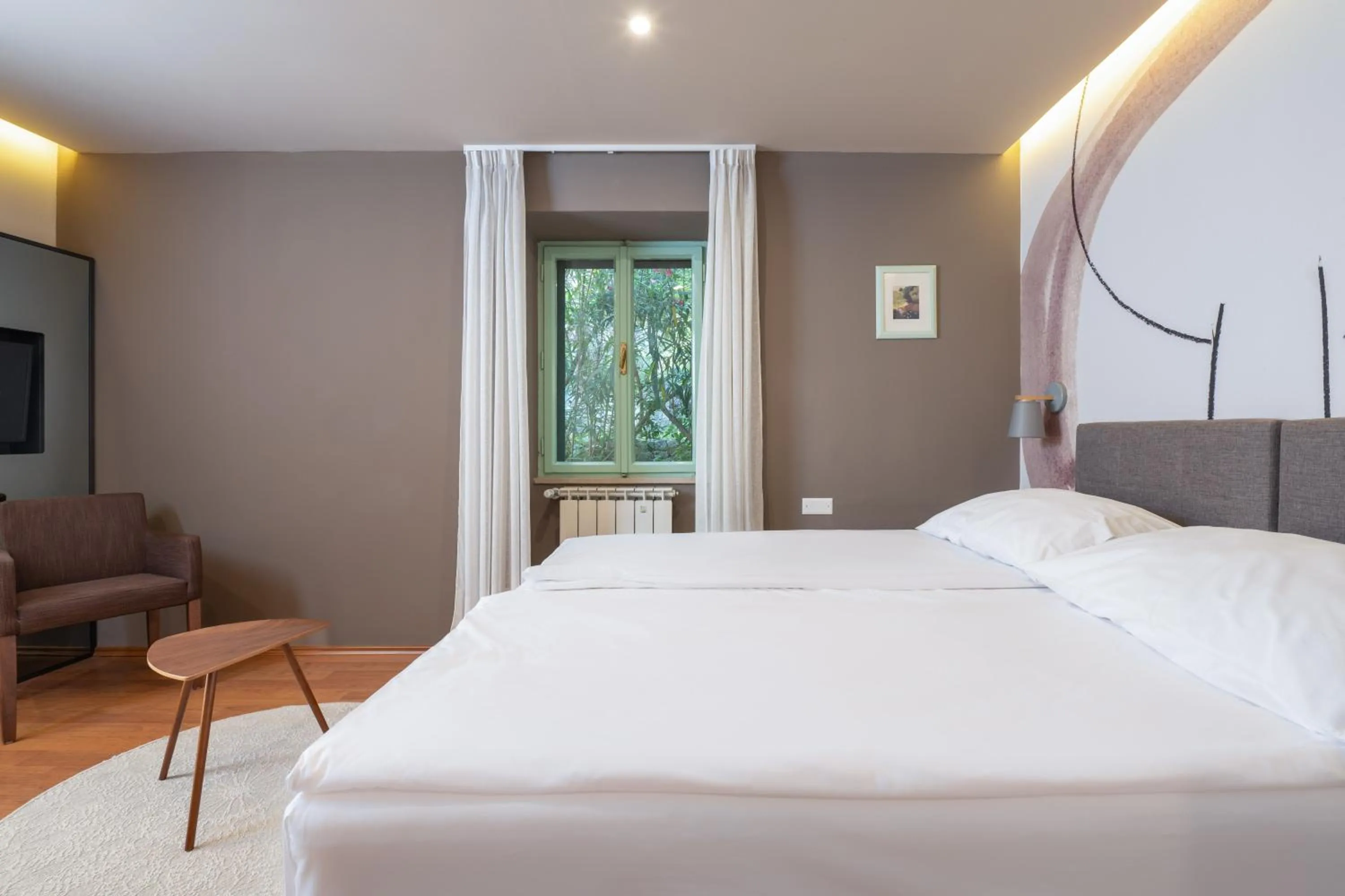 Bed in Hotel Nostromo