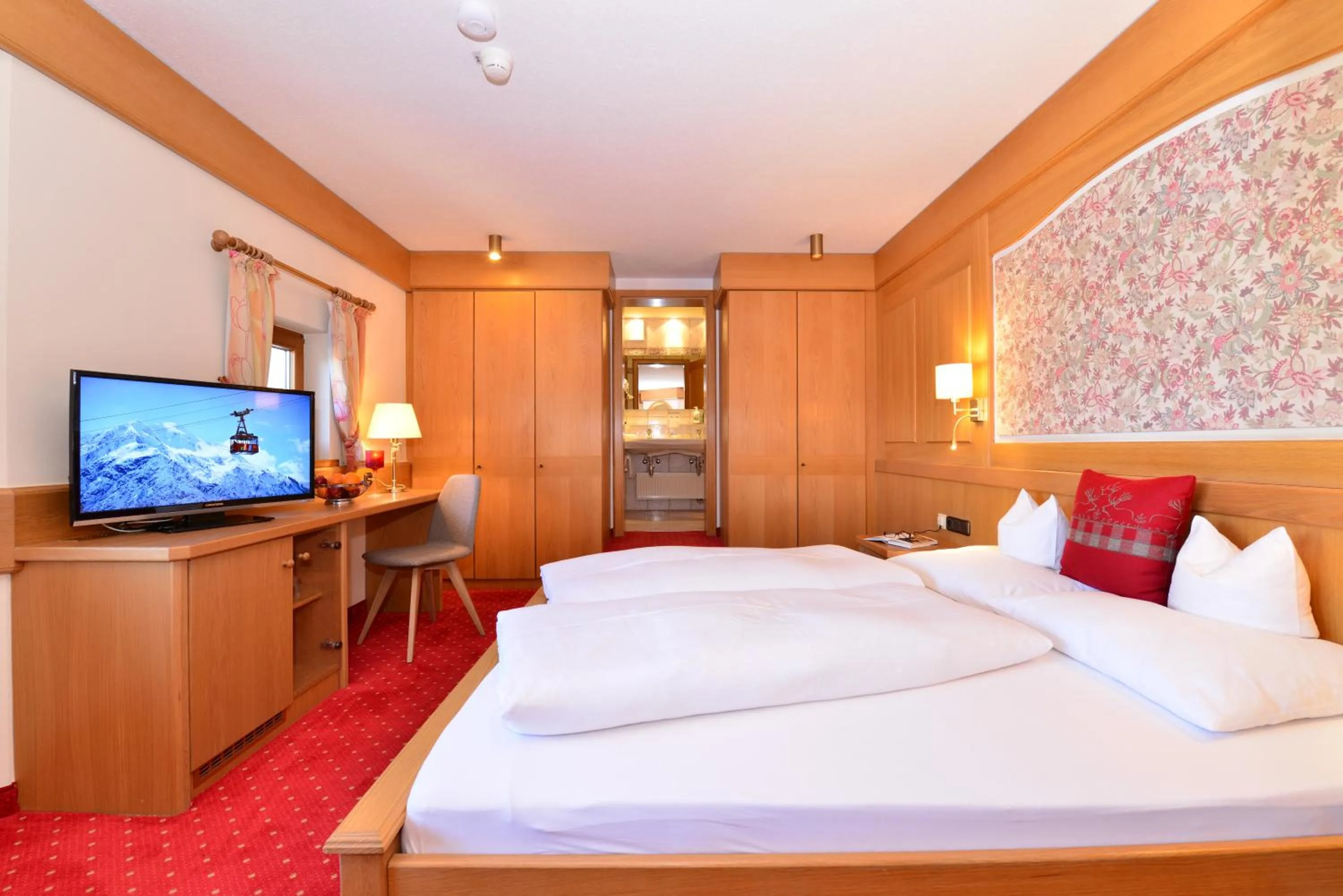 Photo of the whole room, Bed in Hotel Jagdhof