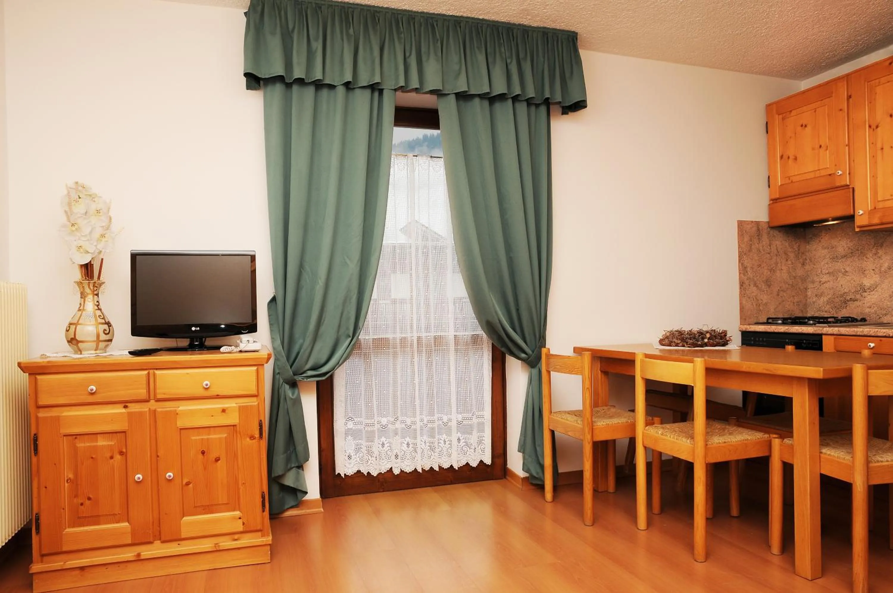 Day in Residence Marisol Camere & Appartamenti - Mezzana Centre