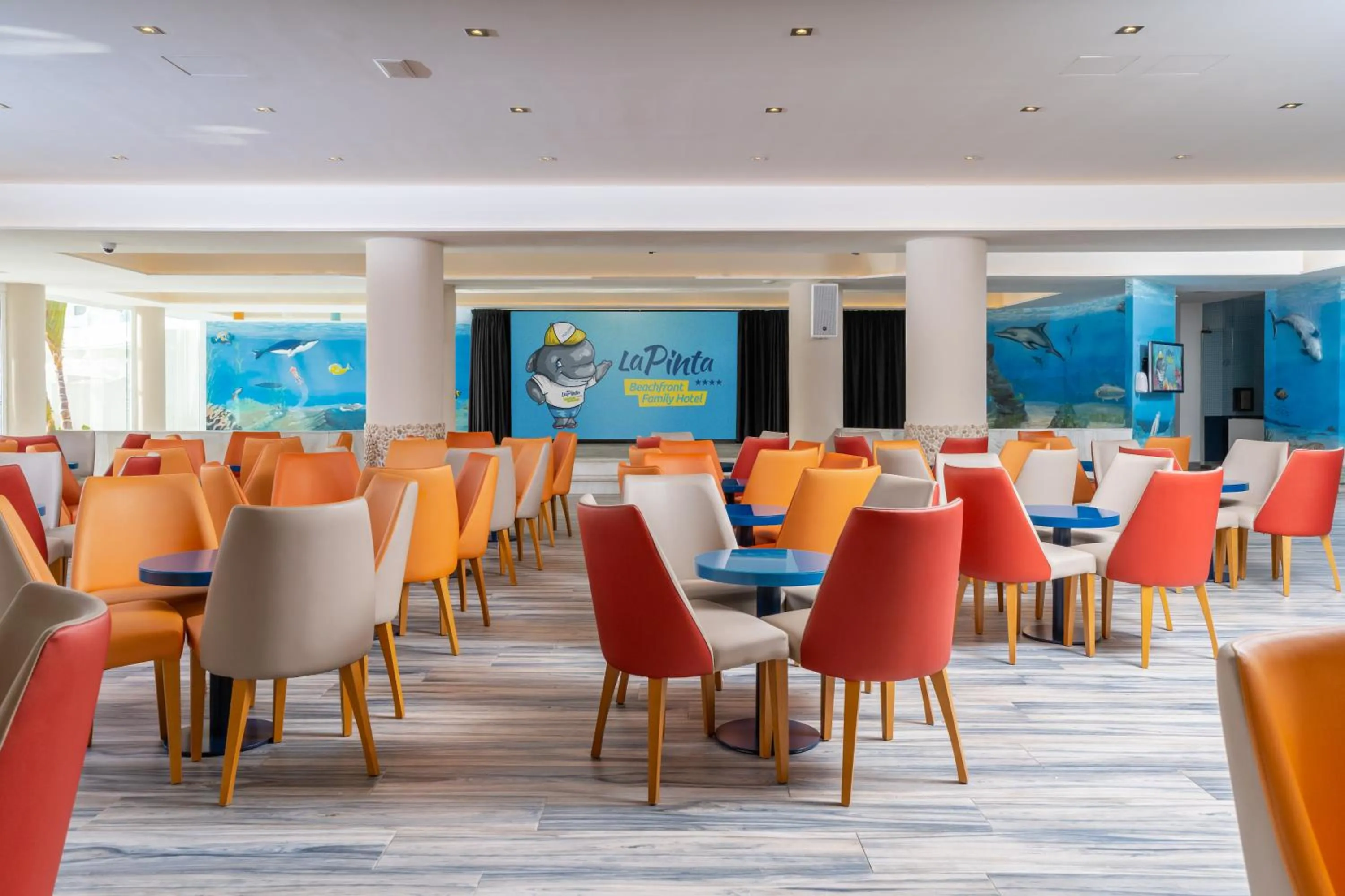 Area and facilities in HOVIMA La Pinta Beachfront Family Hotel