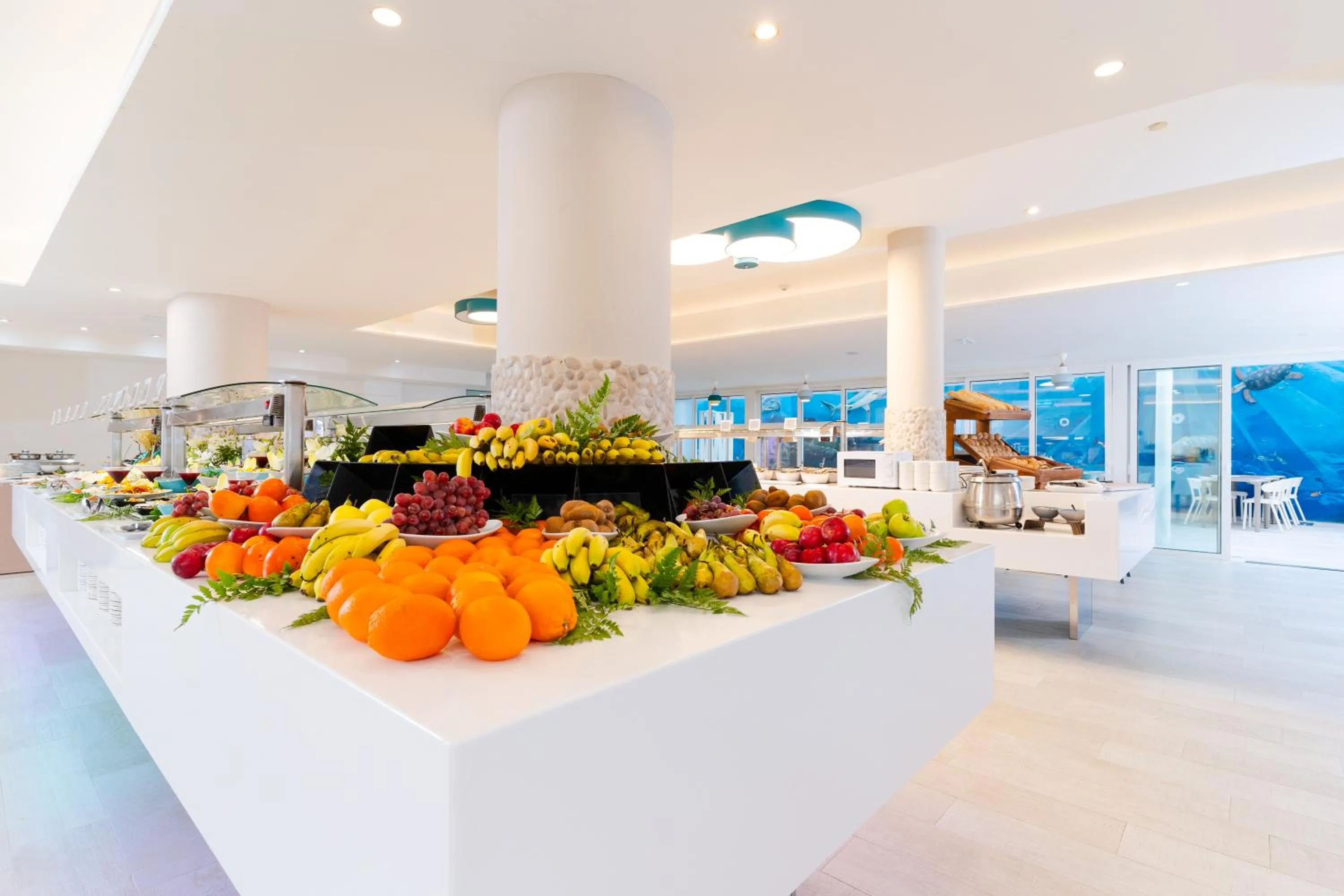 Restaurant/places to eat in HOVIMA La Pinta Beachfront Family Hotel