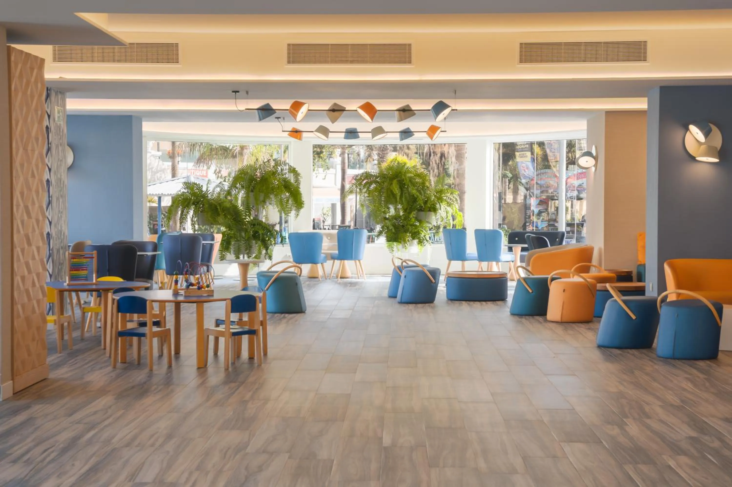 Area and facilities in HOVIMA La Pinta Beachfront Family Hotel