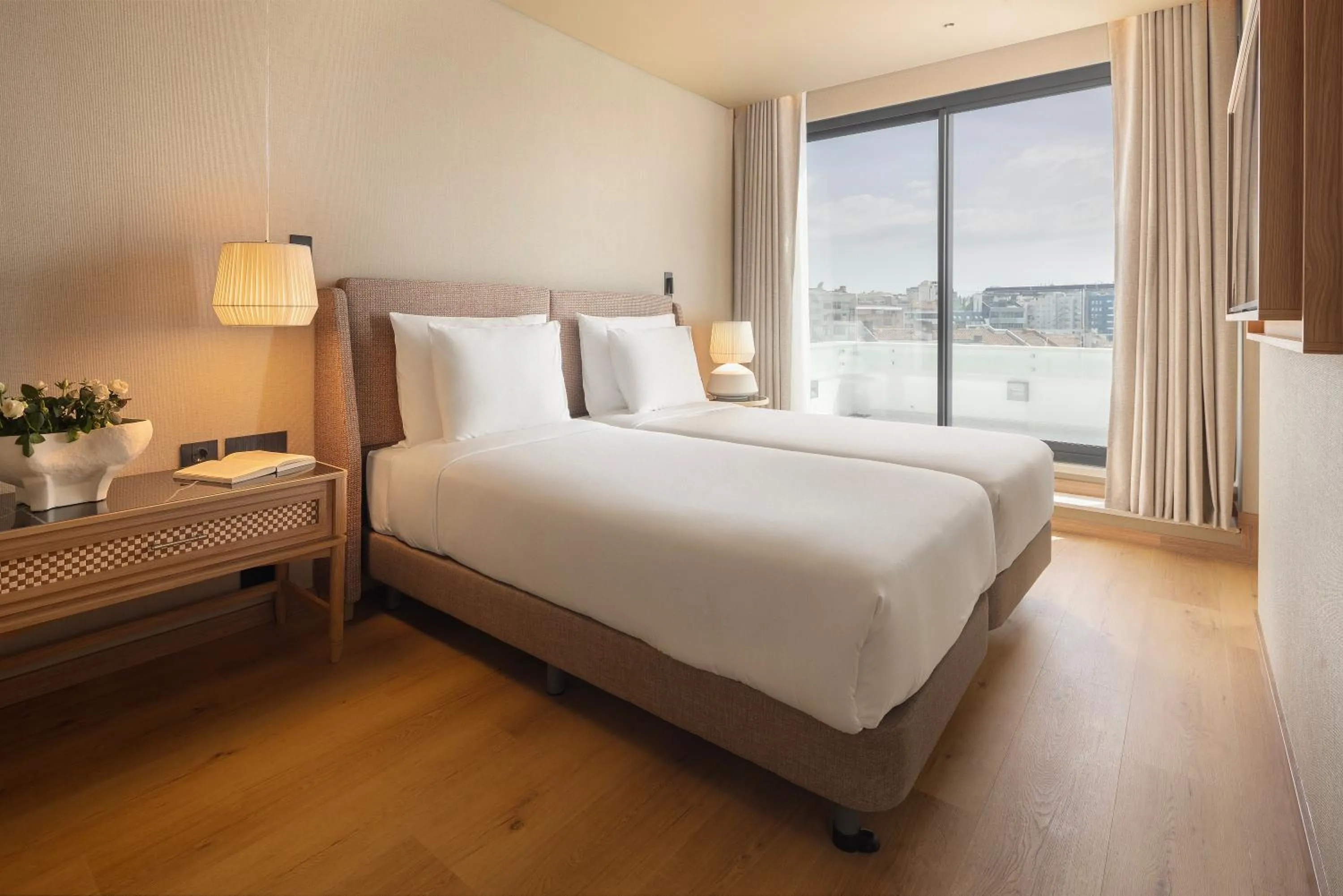 Bedroom, Bed in EVOLUTION Valbom