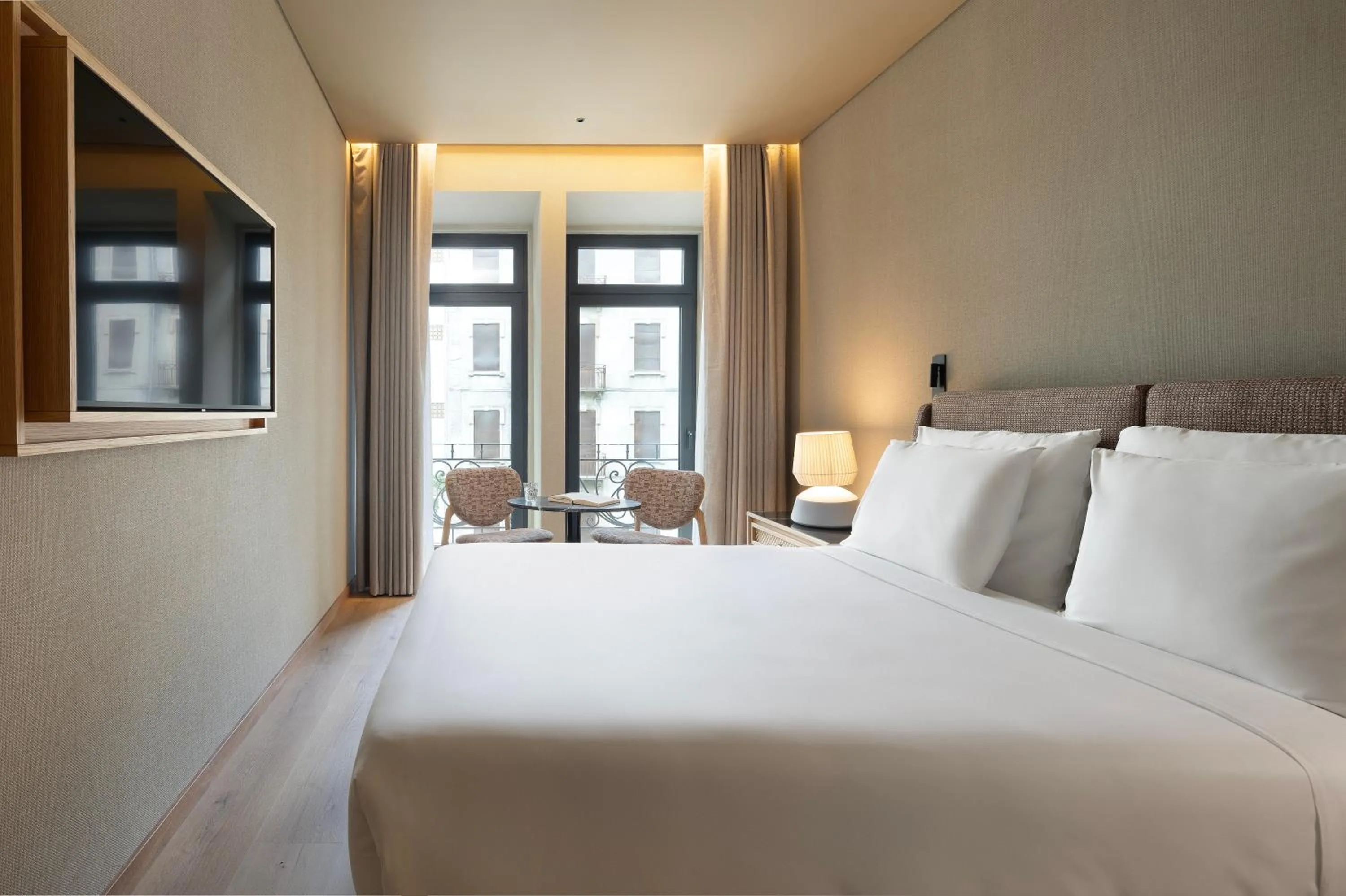 Bedroom, Bed in EVOLUTION Valbom