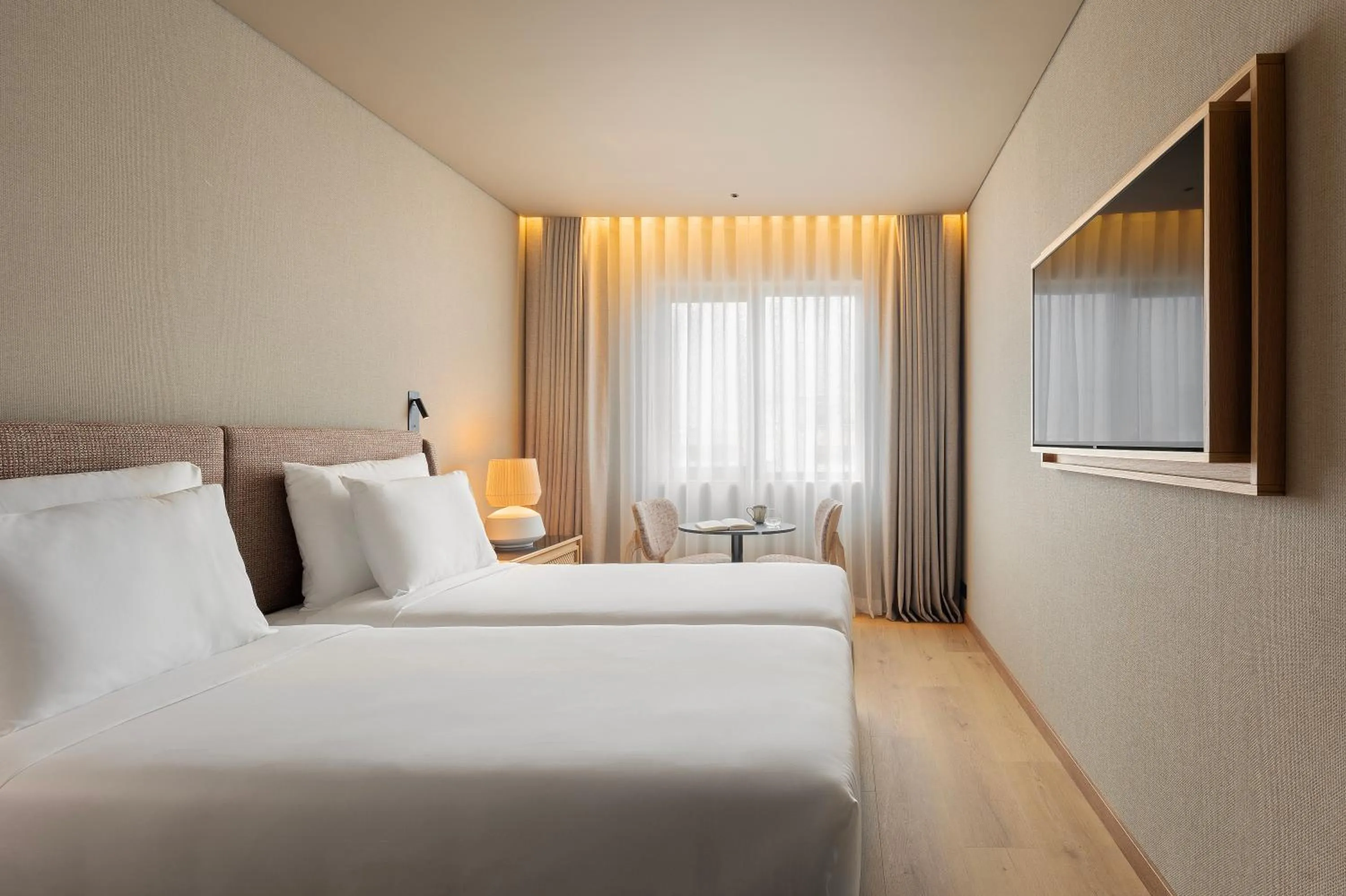 Bedroom, Bed in EVOLUTION Valbom