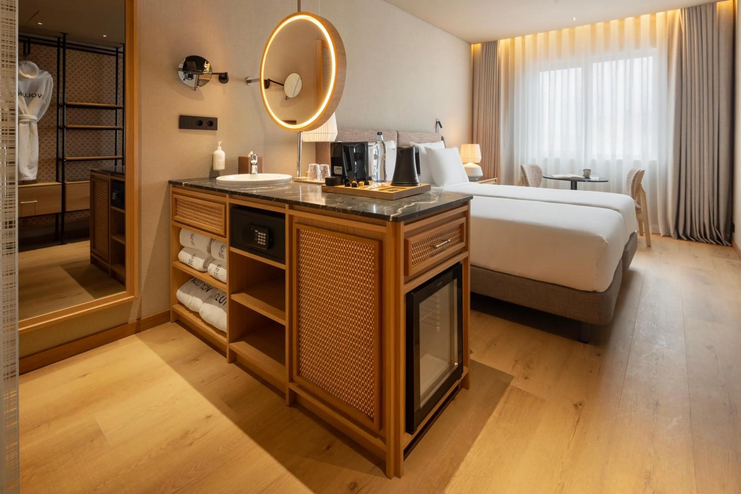 minibar, Bed in EVOLUTION Valbom