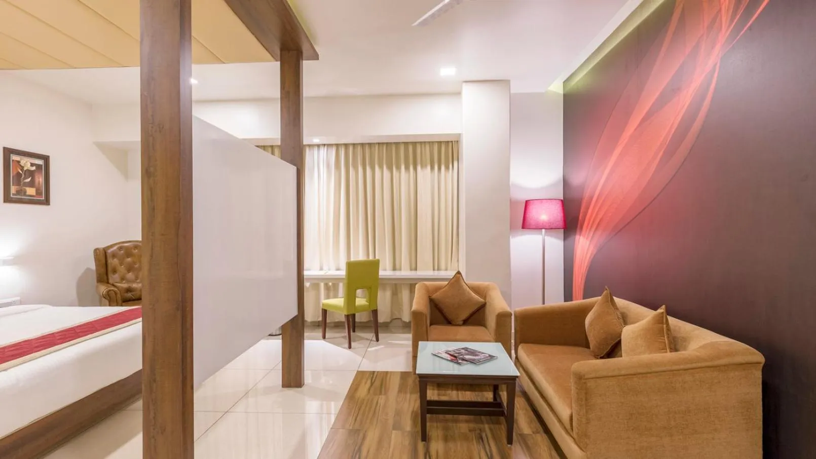 Bed in Sai International Hotel