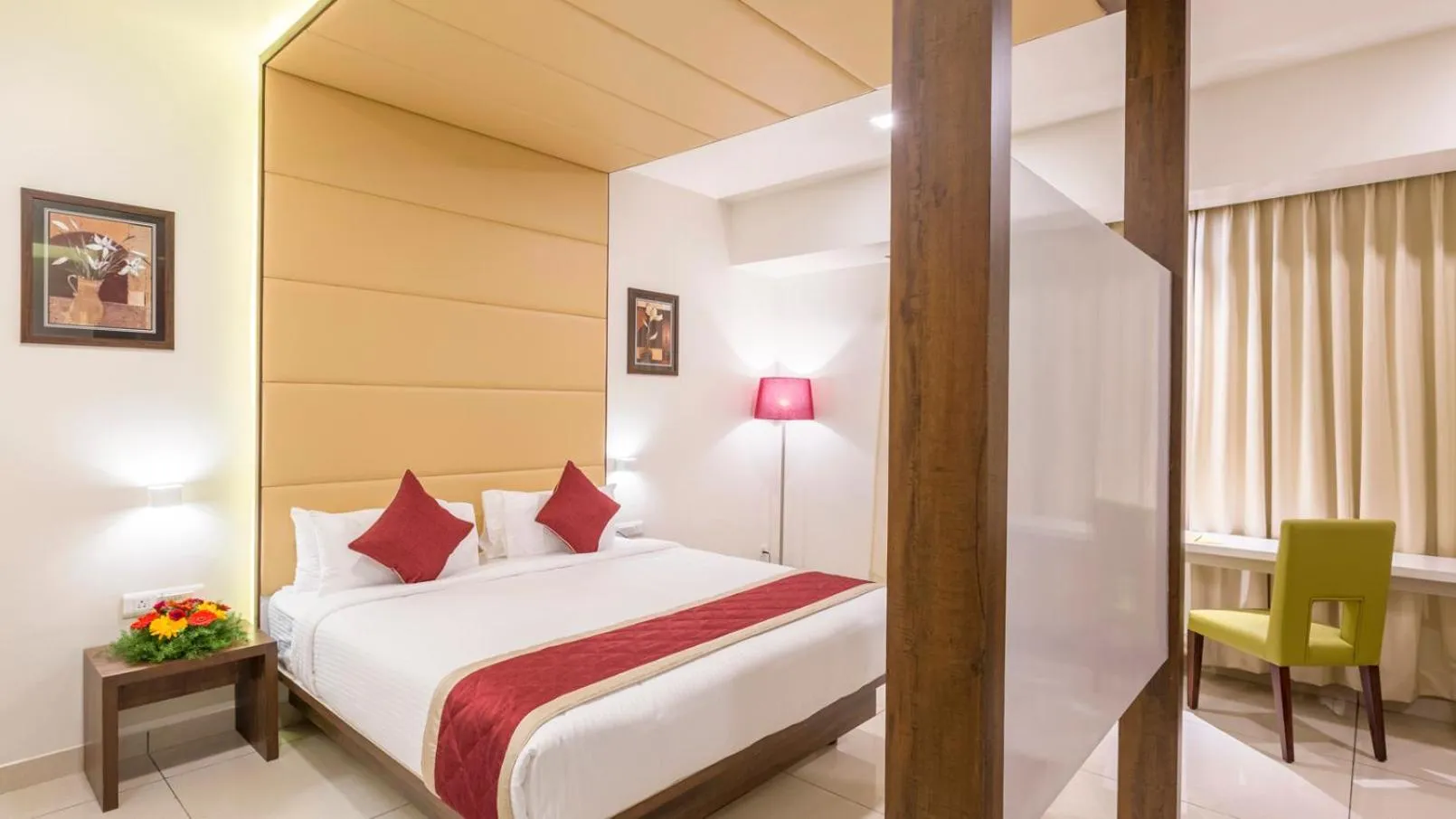 Bed in Sai International Hotel