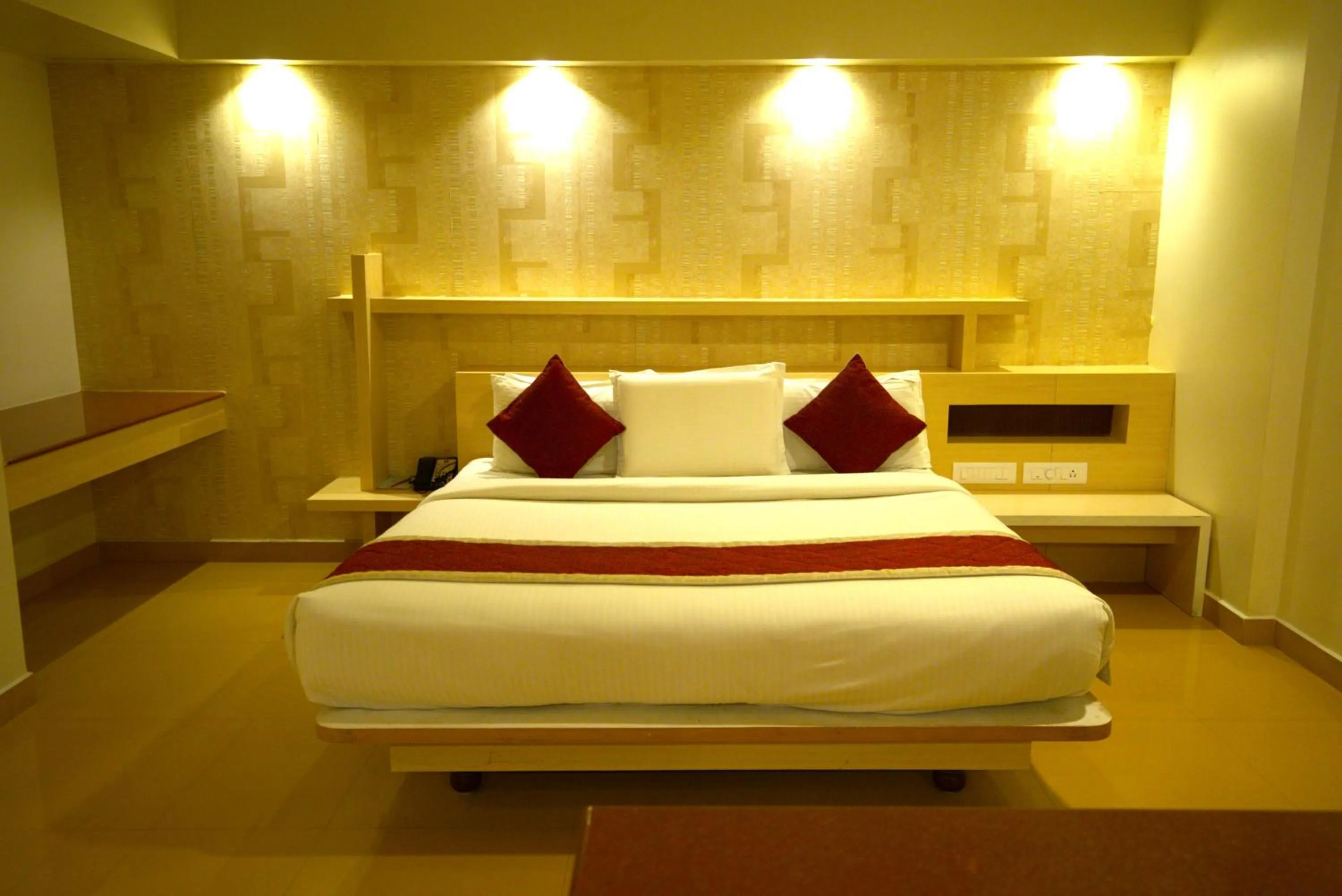 Bed in Sai International Hotel