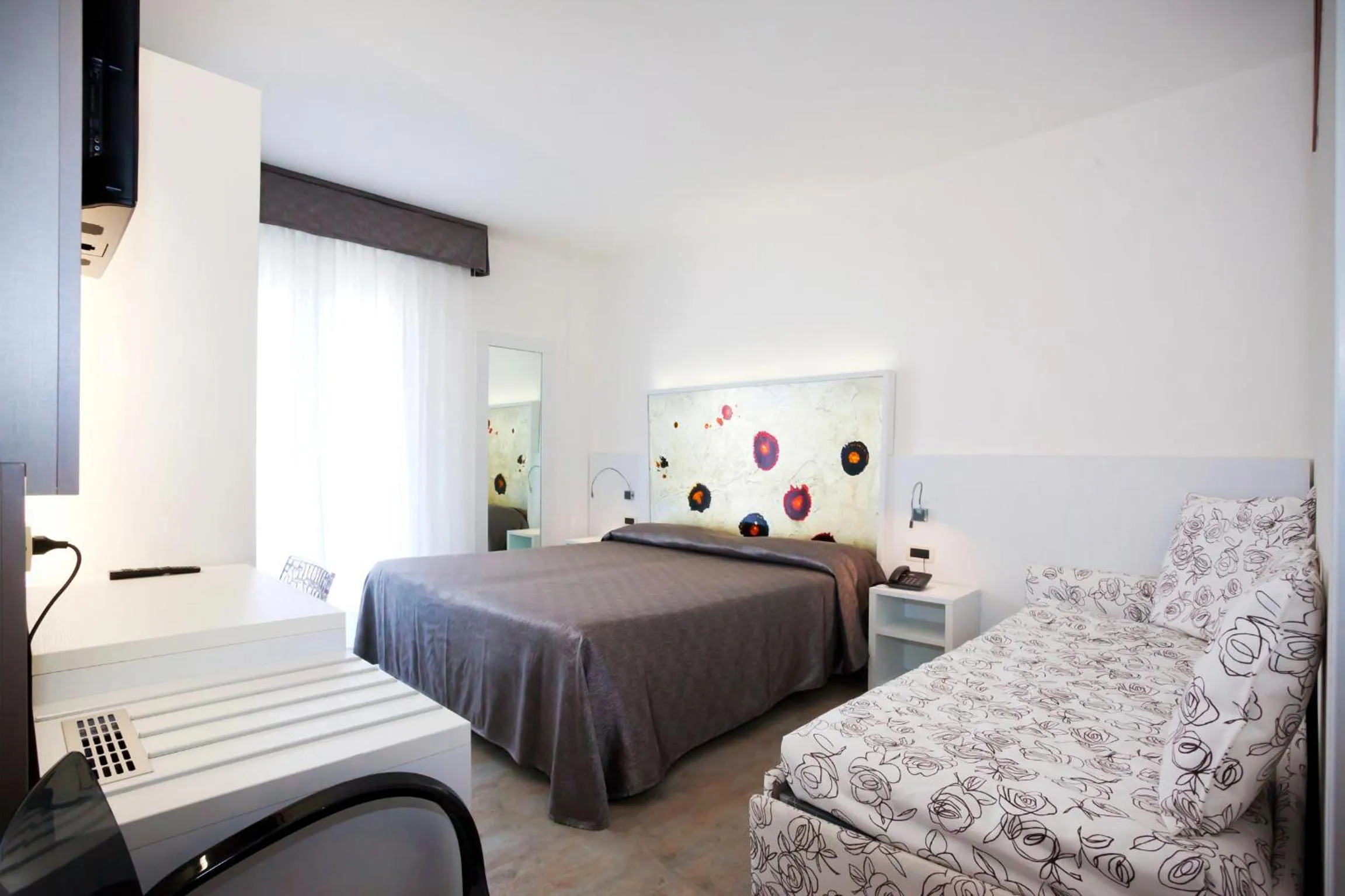 TV and multimedia, Bed in Hotel Savoy