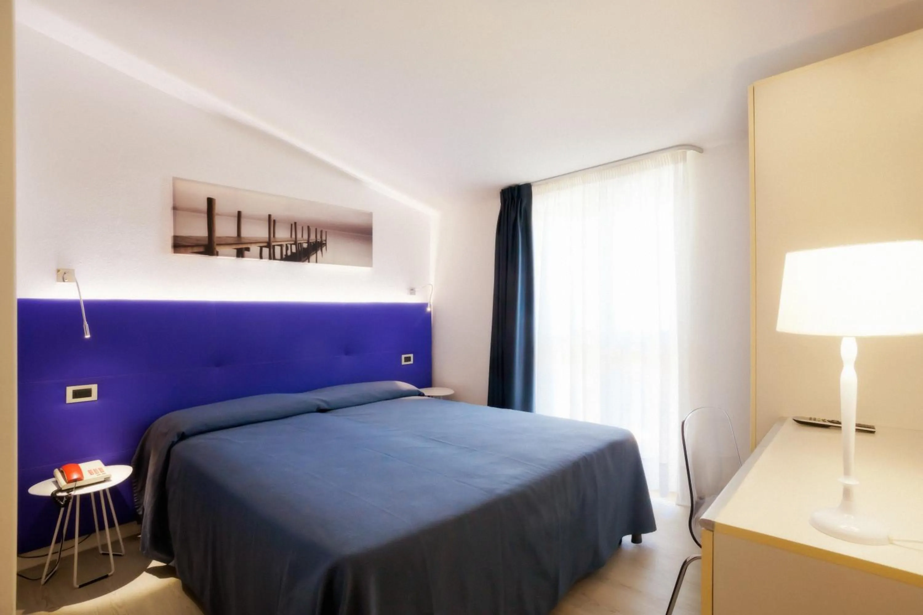 Day, Bed in Hotel Savoy