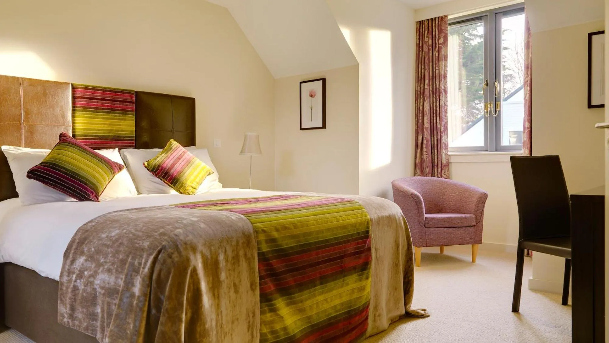 Bedroom, Bed in Self Catering Holiday Homes Killarney Town Centre