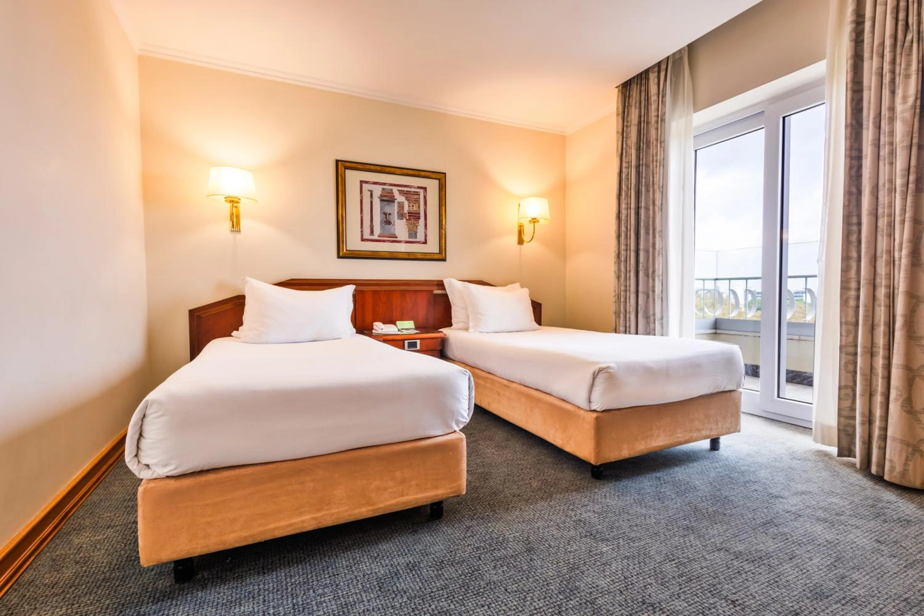 Bedroom, Bed in SANA Rex Hotel