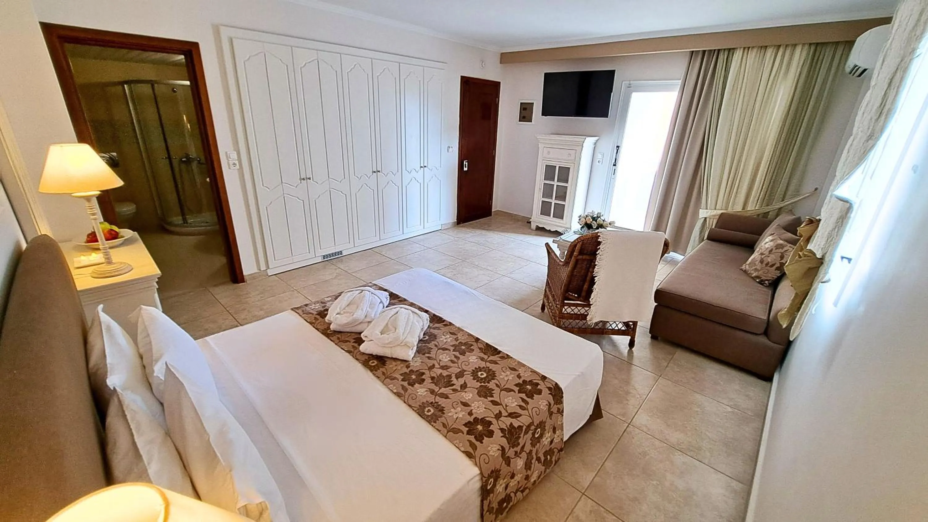 Bed in Hotel Astron Princess