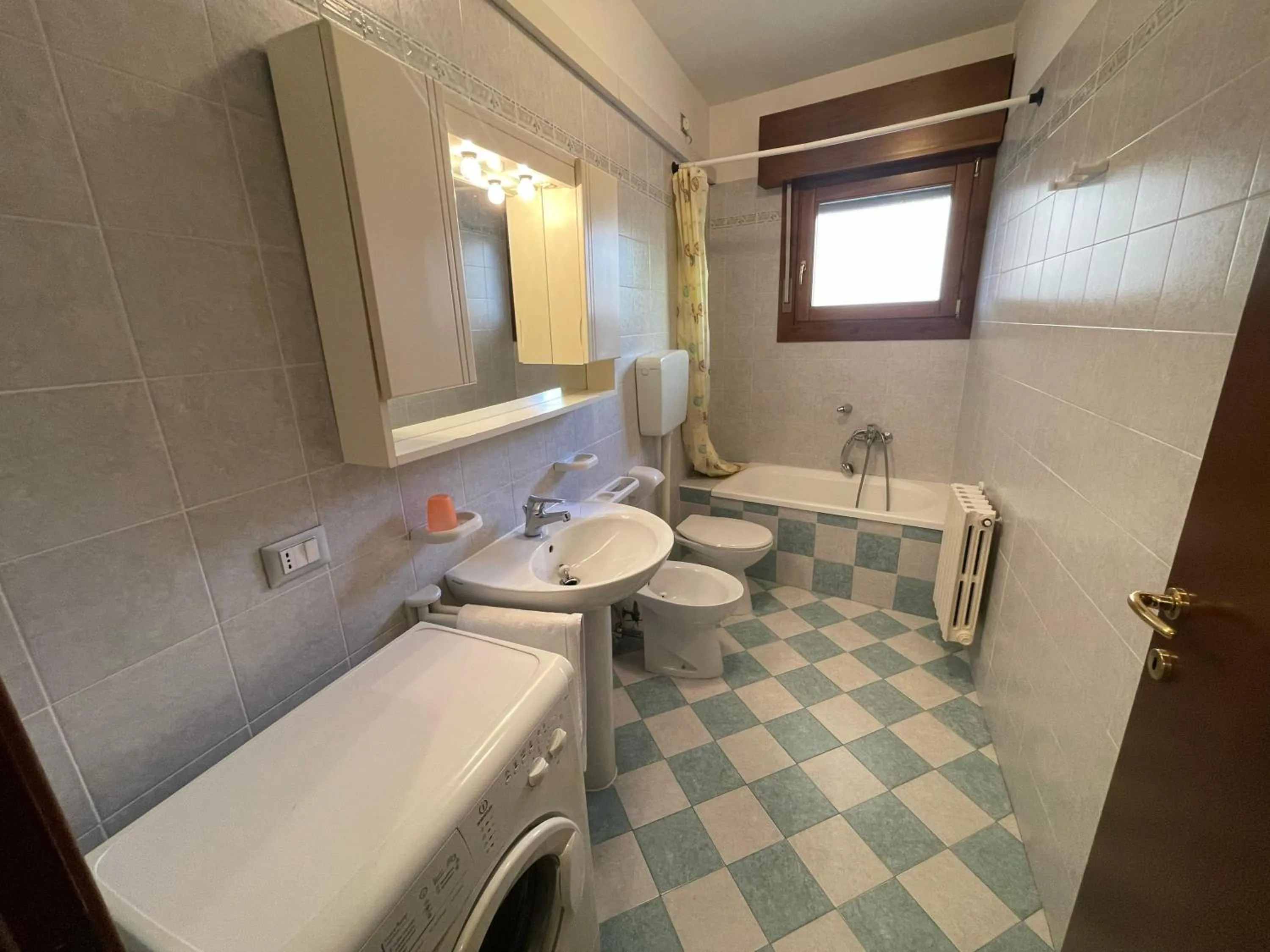 Toilet in Residence Mediterraneo - Agenzia Cocal