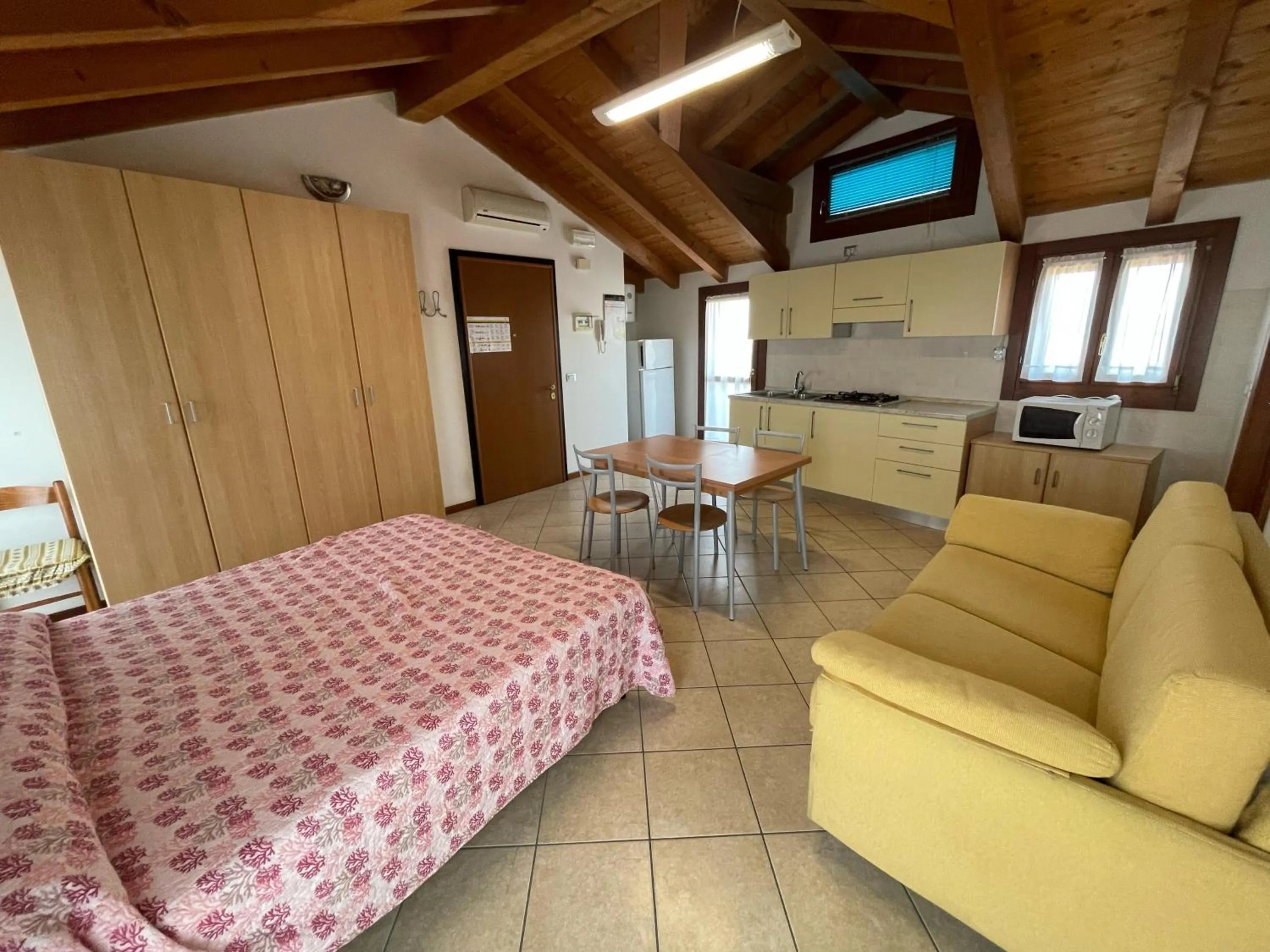 Kitchen or kitchenette in Residence Mediterraneo - Agenzia Cocal