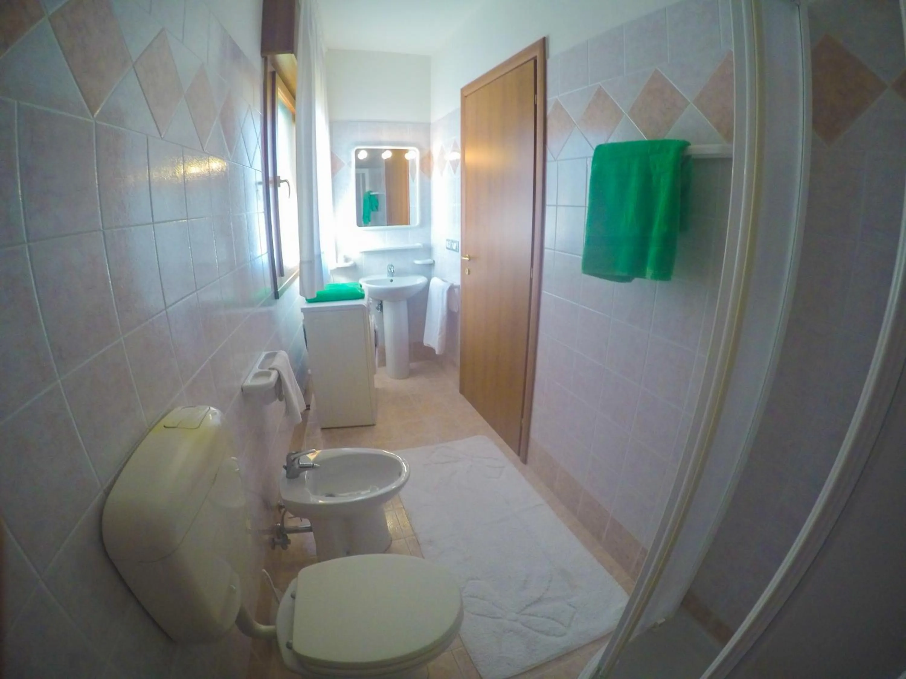 Bathroom in Residence Mediterraneo - Agenzia Cocal