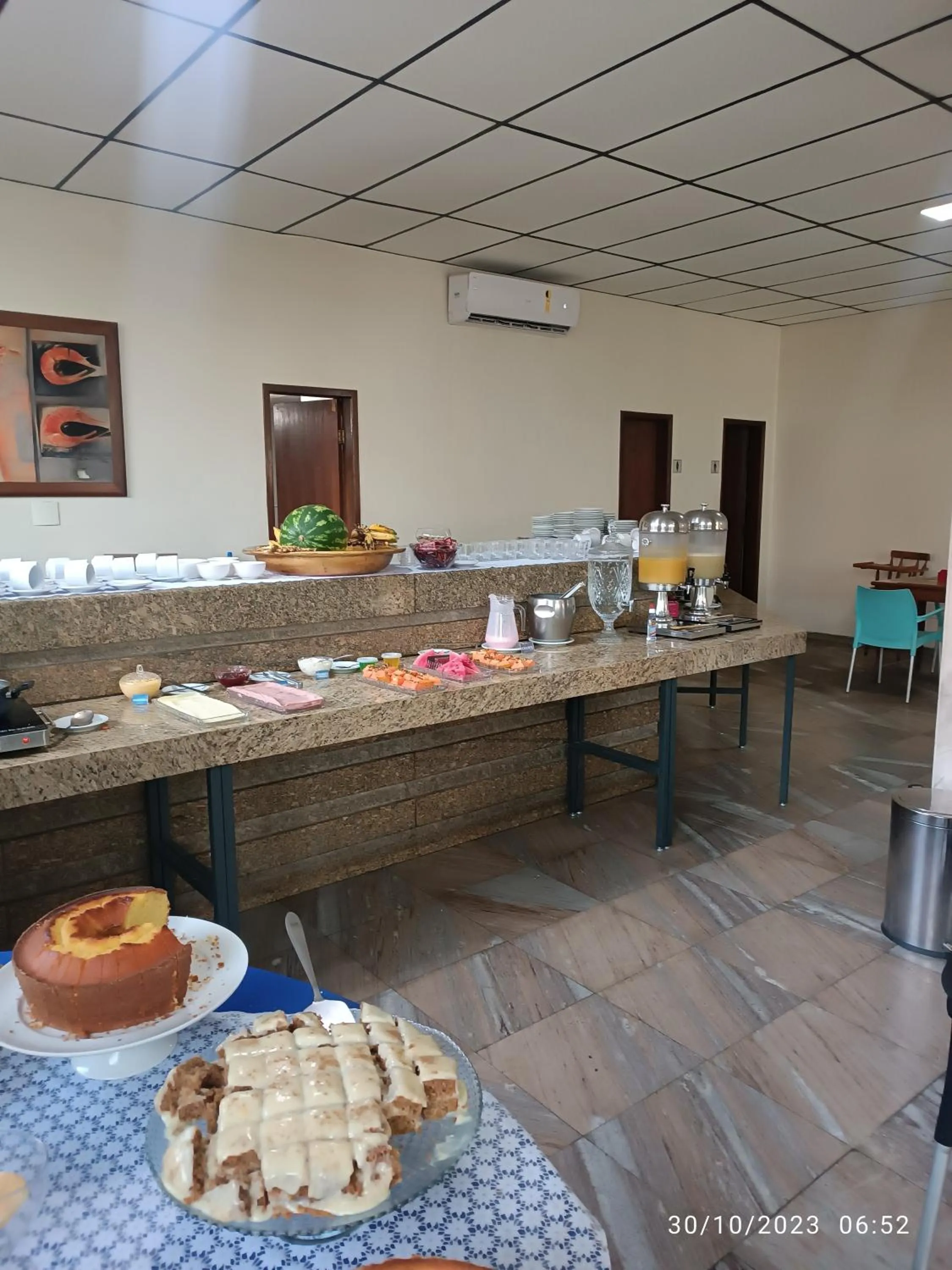 Continental breakfast in Hotel Oscar Blue Montes Claros