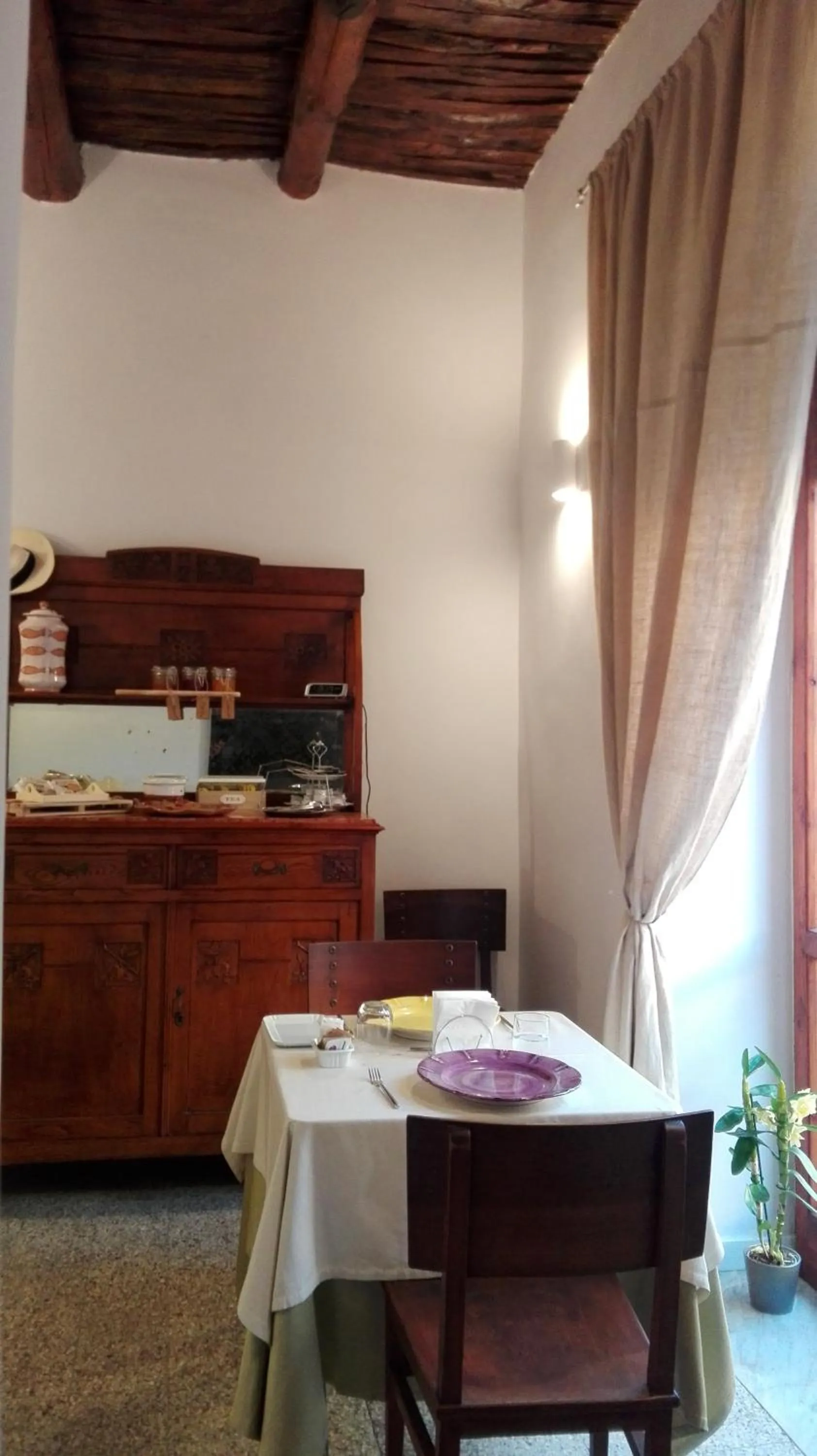 Breakfast in I Baronetti in centro