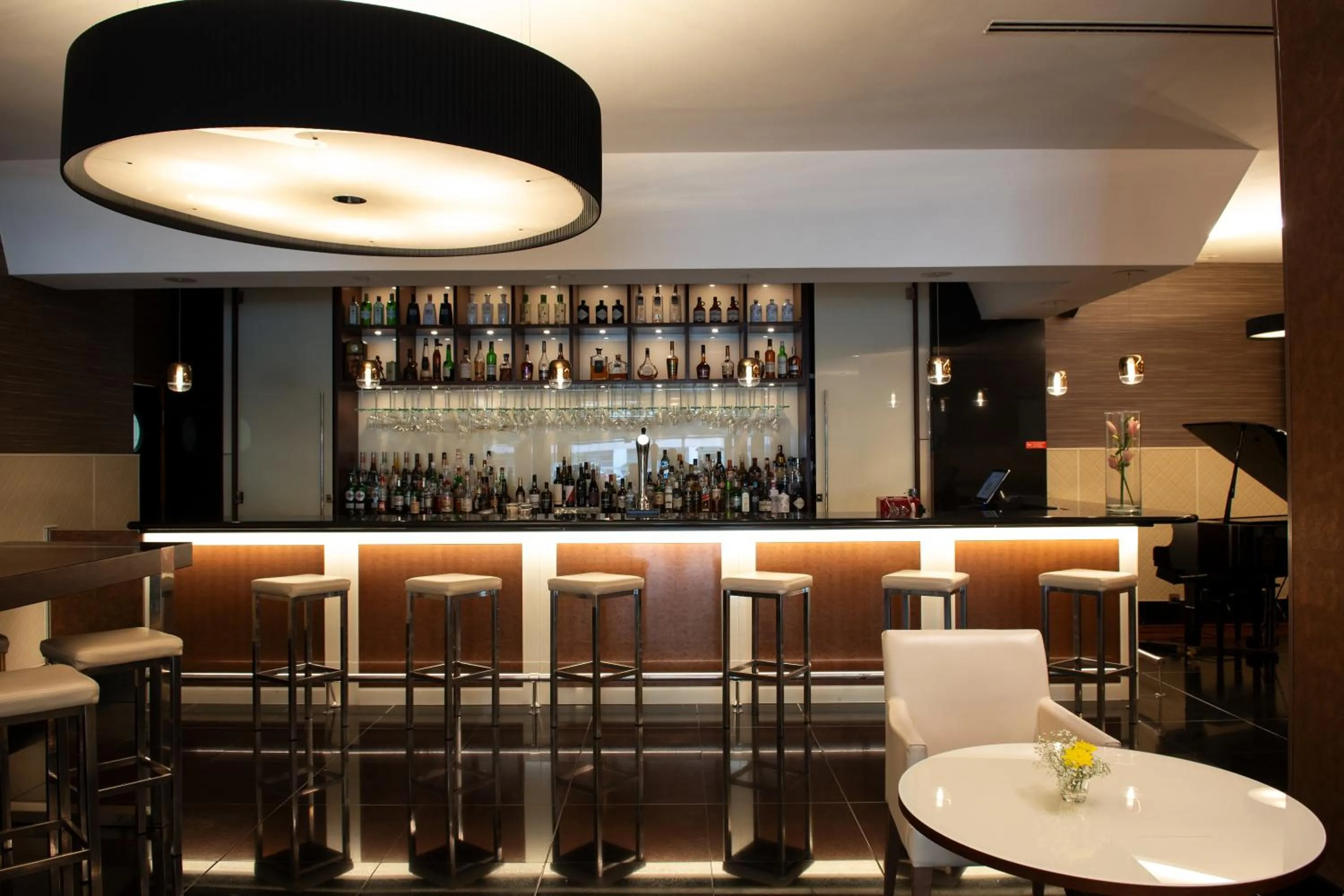 Lounge or bar in SANA Metropolitan Hotel