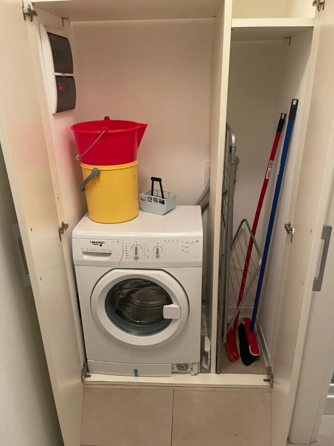 washing machine in Villa Marina Apartments - Agenzia Cocal