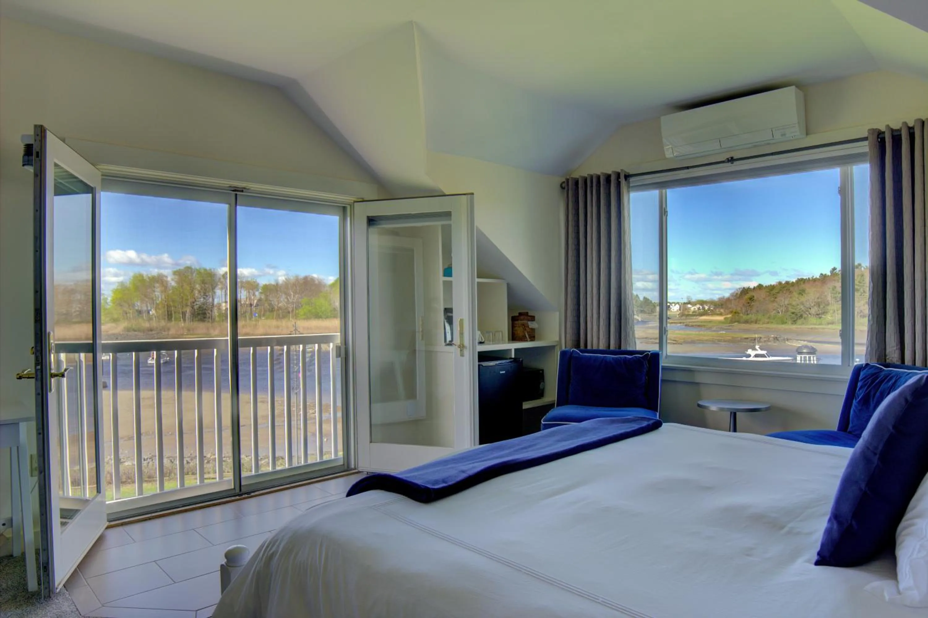 Bedroom, Bed in The Nonantum Resort