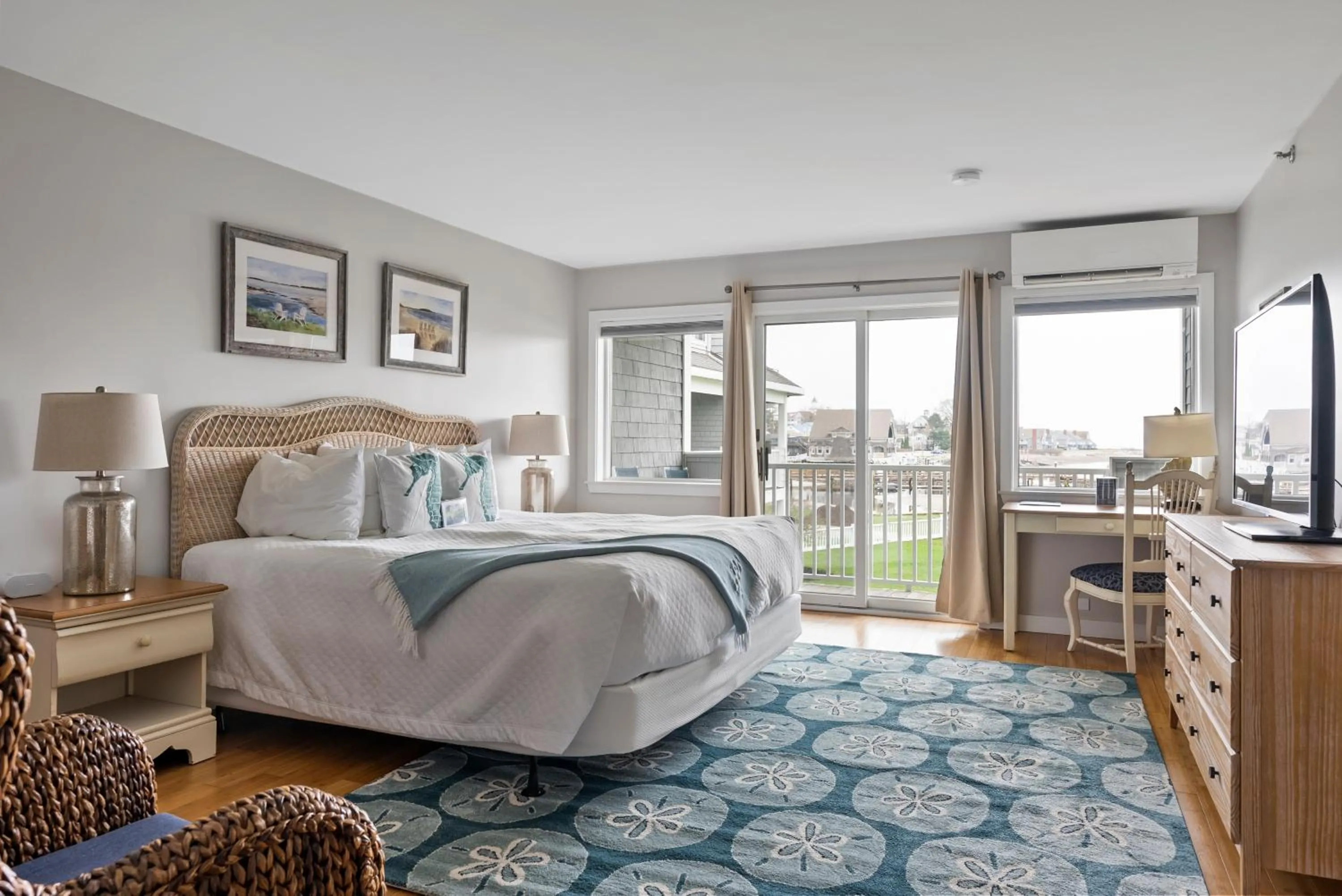 Bed in The Nonantum Resort