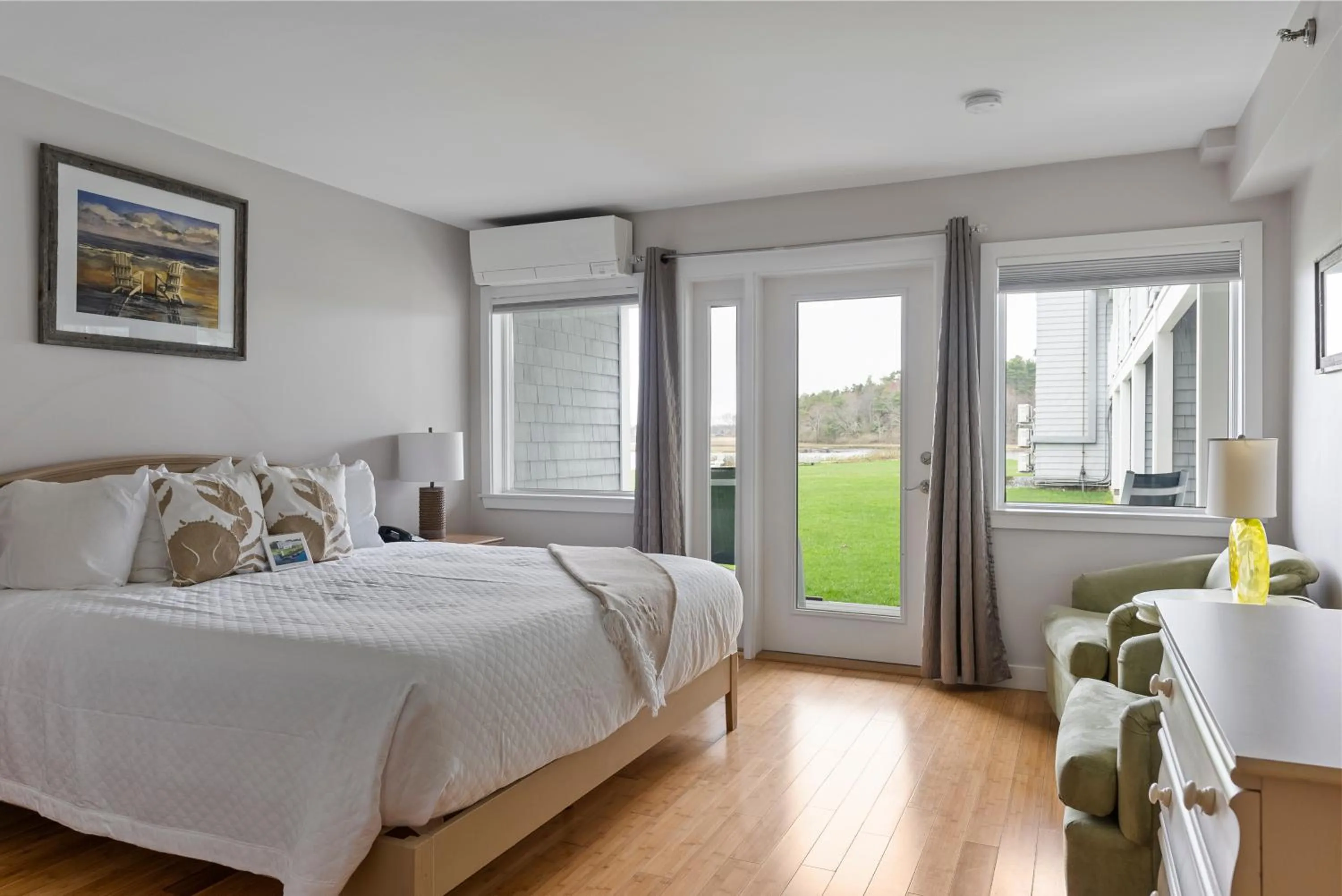 Bed in The Nonantum Resort