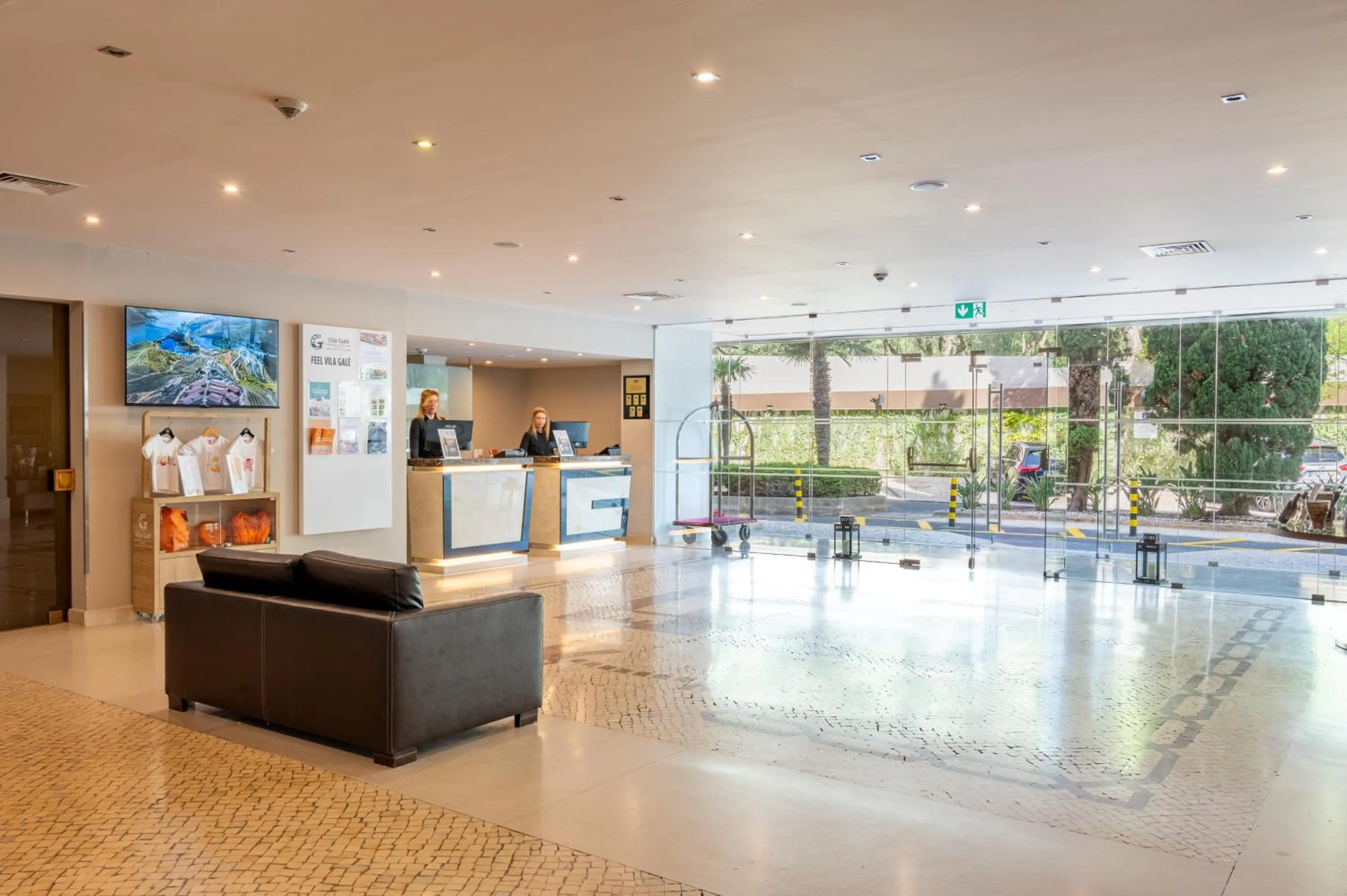 Lobby or reception in Vila Gale Cascais