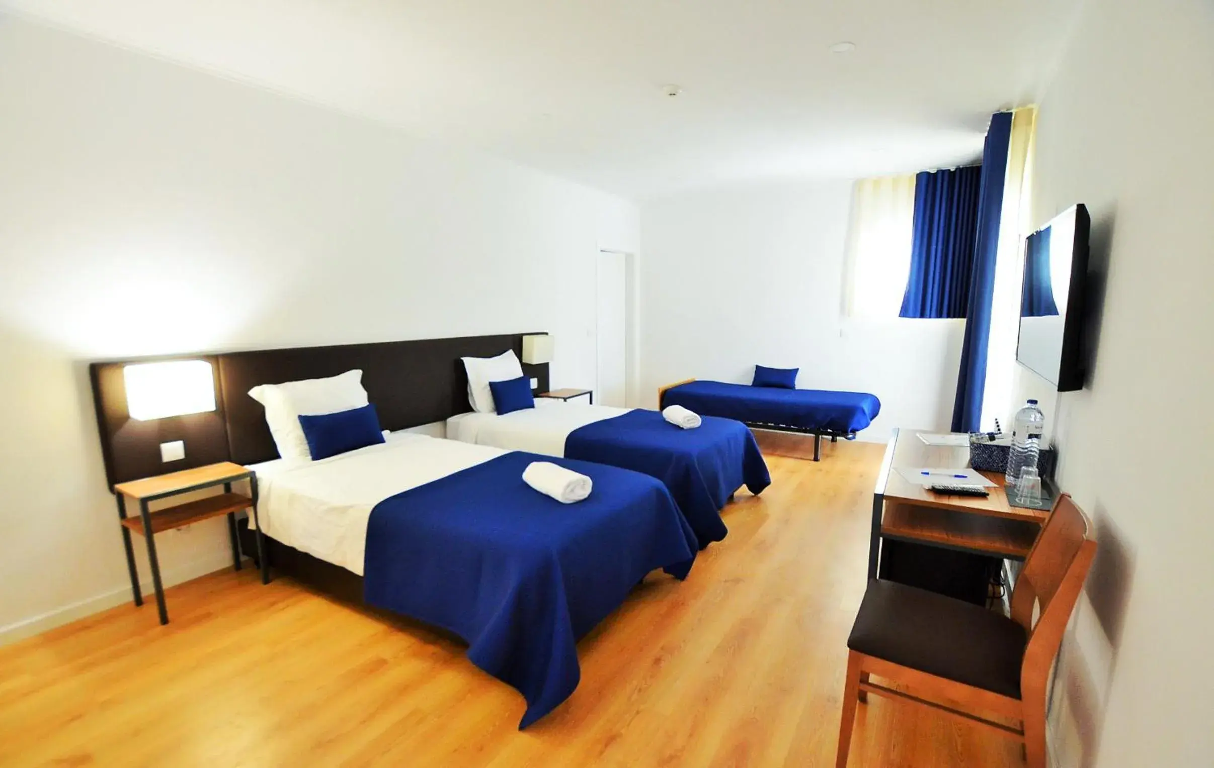 Family Room with Balcony in HILLTOP OASIS Lisboa Oeiras Family Room with Balcony in HILLTOP OASIS Lisboa Oeiras